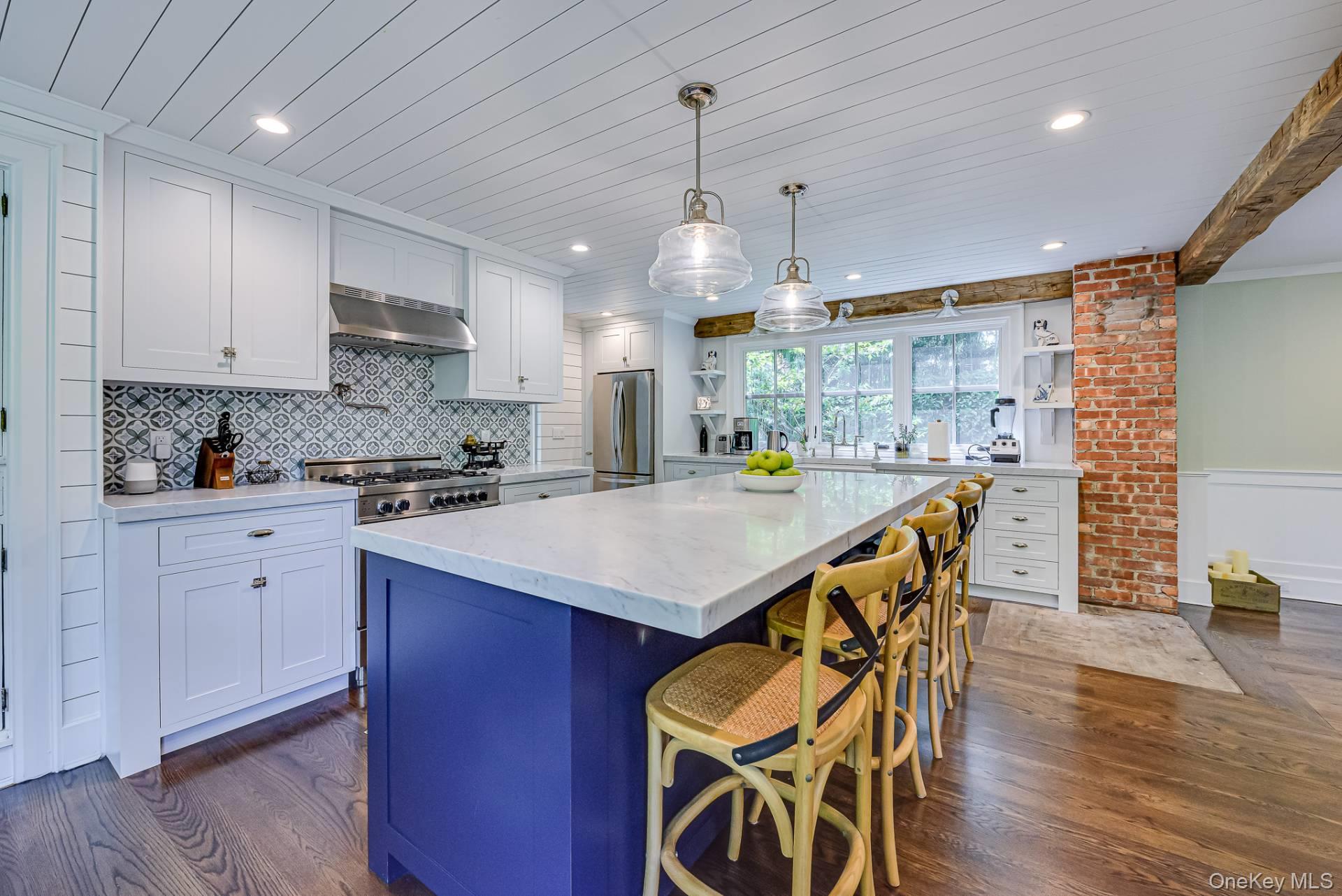 14 Pulaski Avenue, Southampton, NY 11968