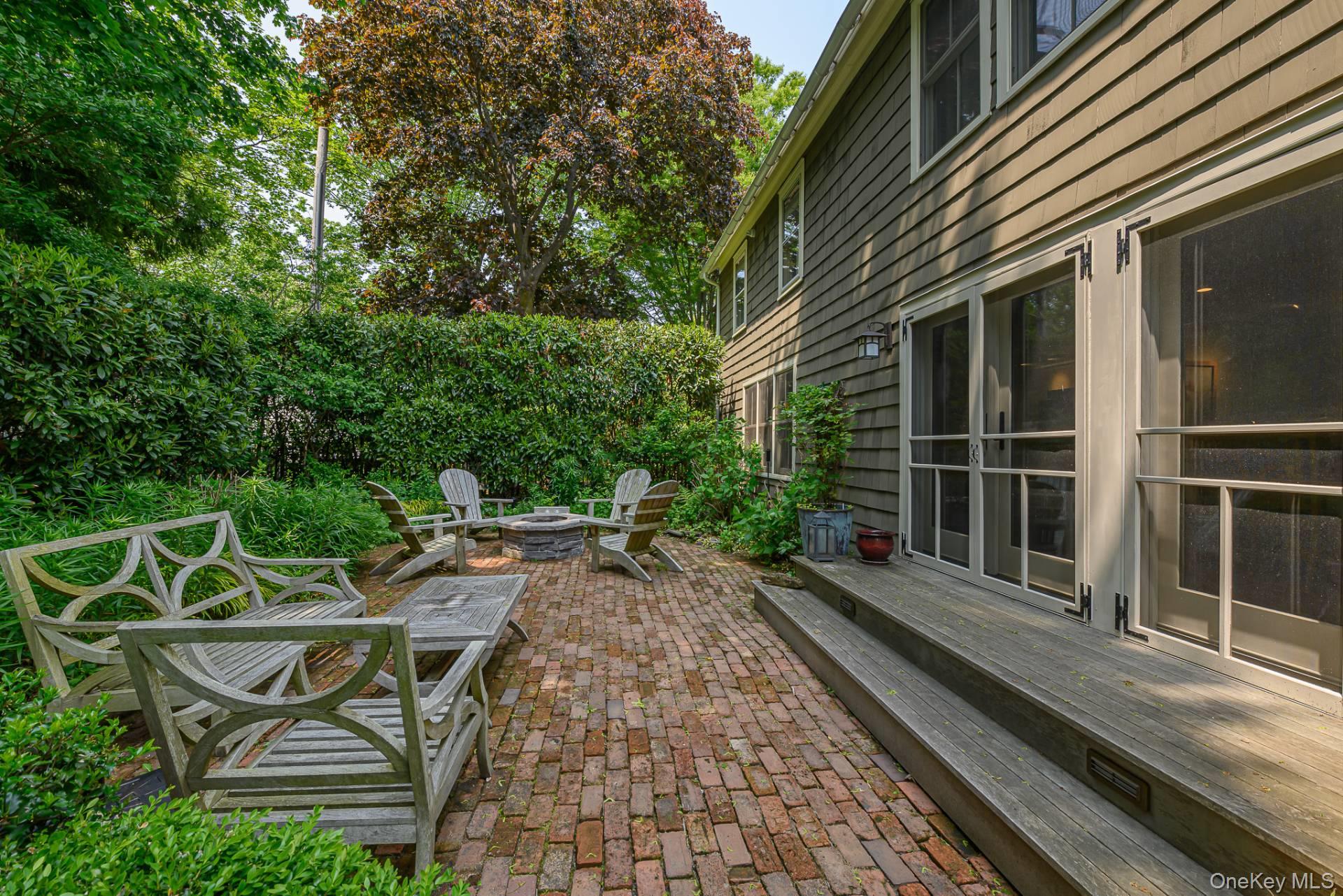 14 Pulaski Avenue, Southampton, NY 11968