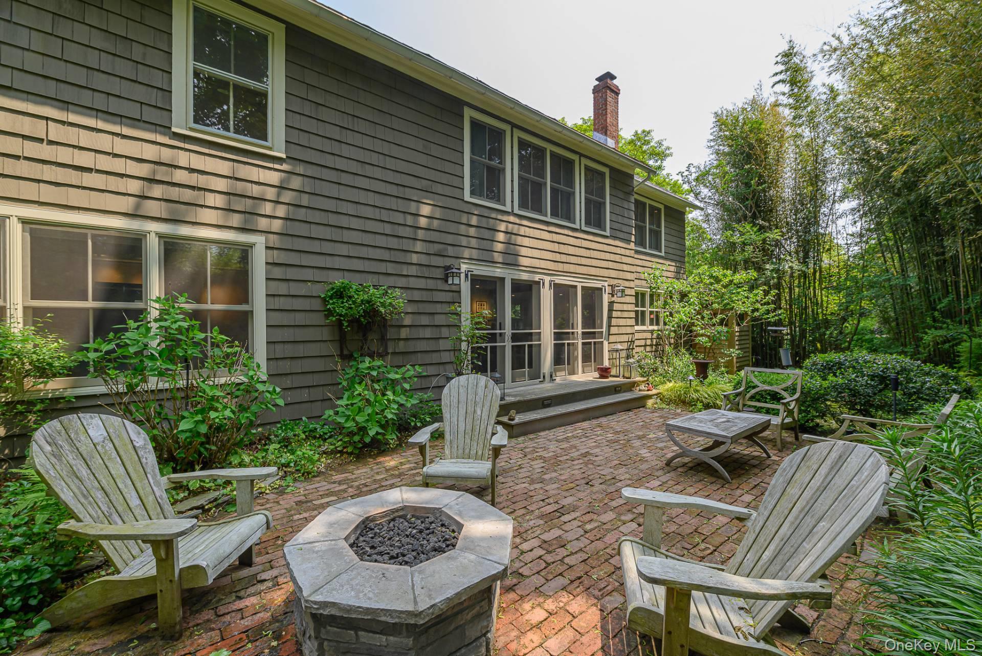 14 Pulaski Avenue, Southampton, NY 11968