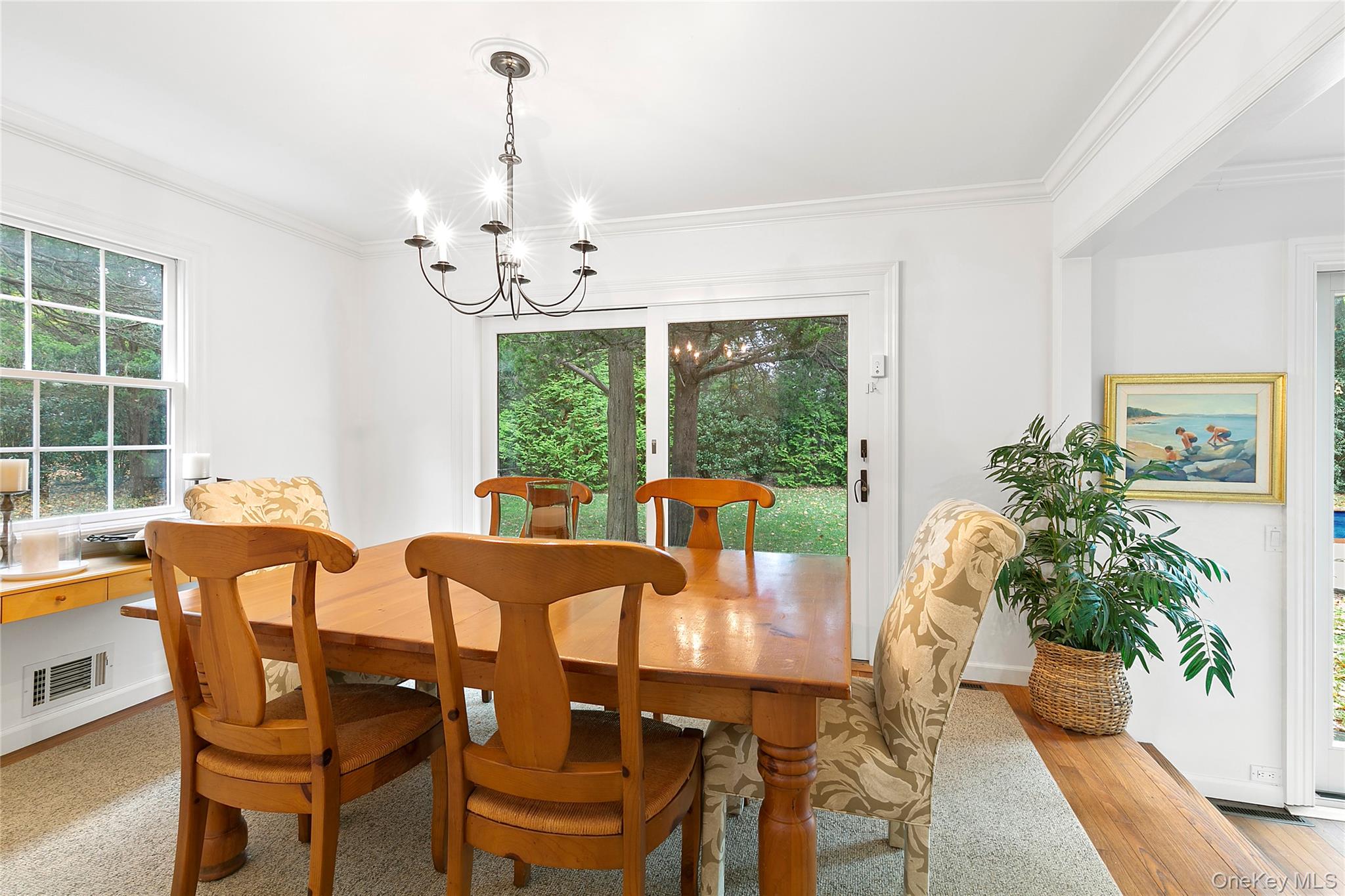 669 Hill Street, Southampton, NY 11968