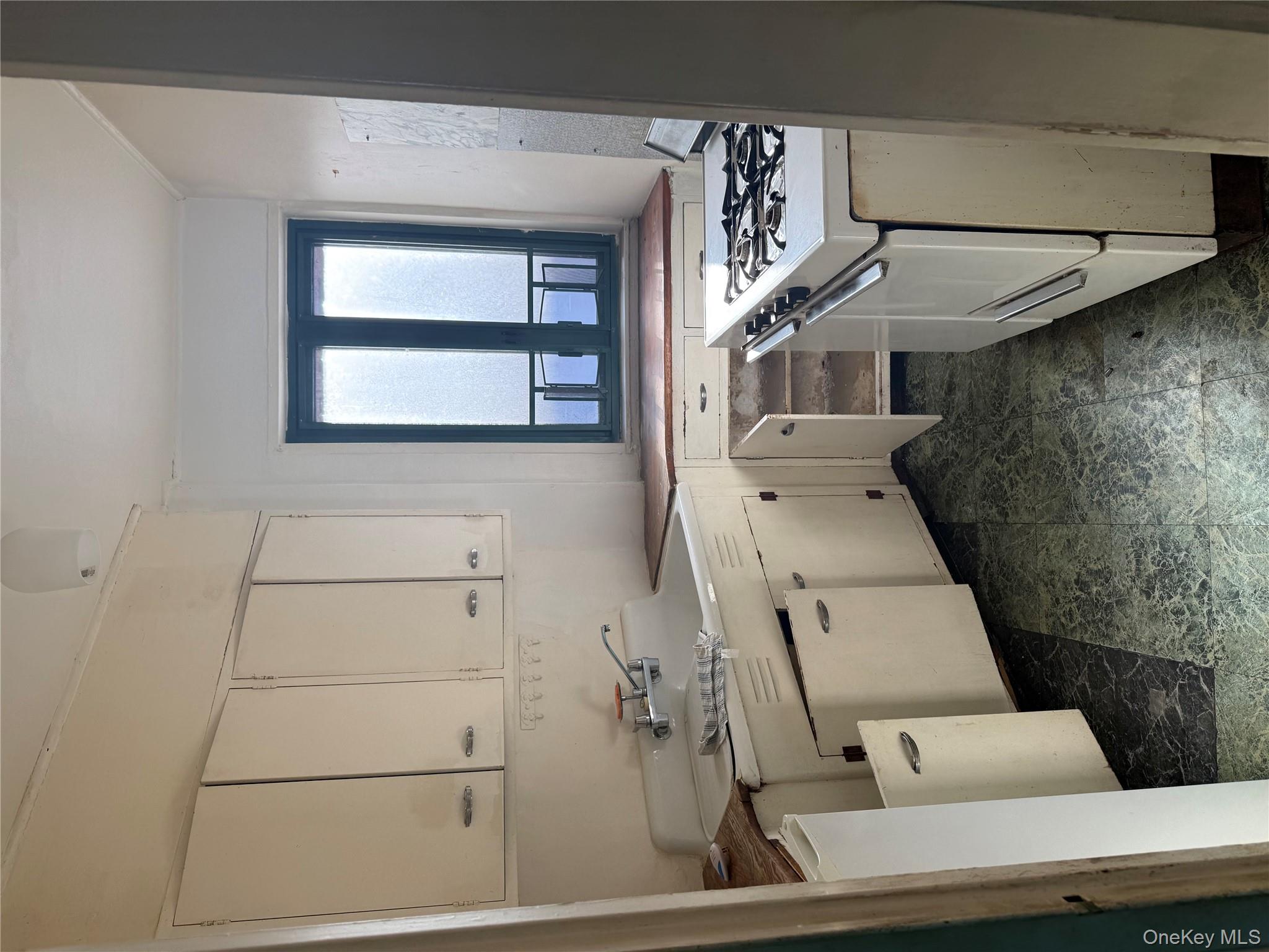 1530 Metropolitan Avenue, Bronx, NY 10462