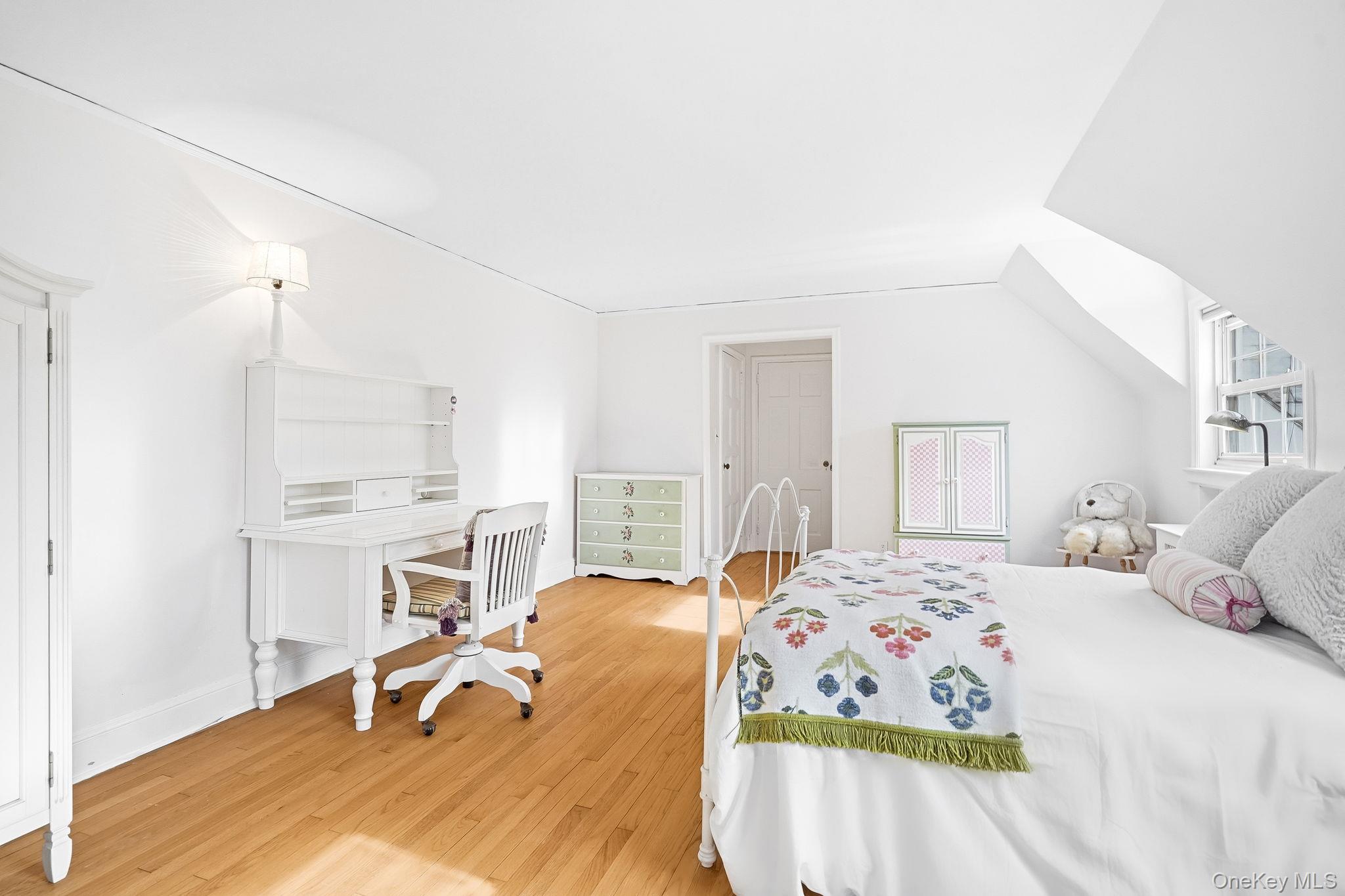 27 Valley Road, Scarsdale, NY 10583