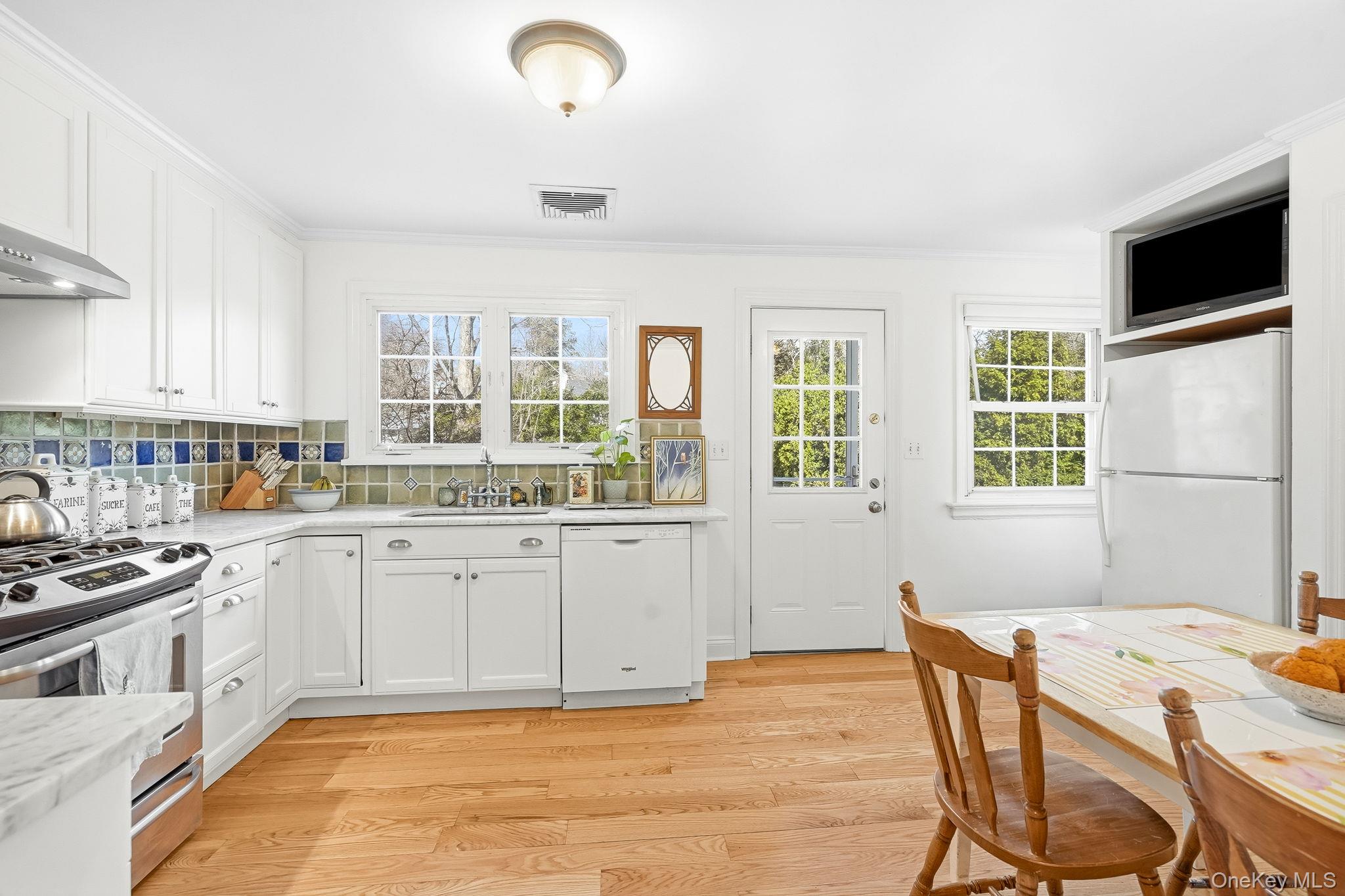 27 Valley Road, Scarsdale, NY 10583