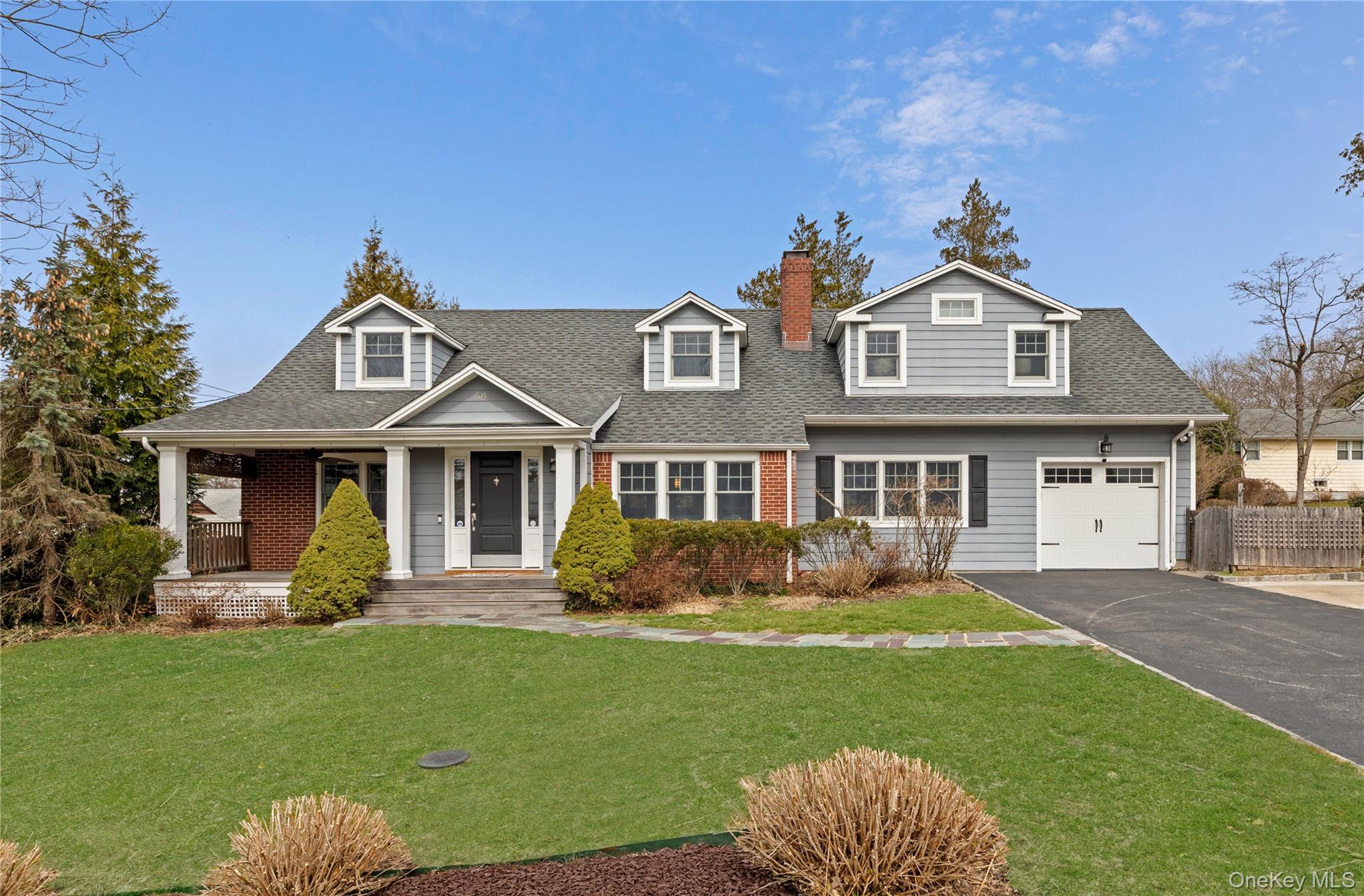 58 Roosevelt Avenue, Glen Head, NY 11545