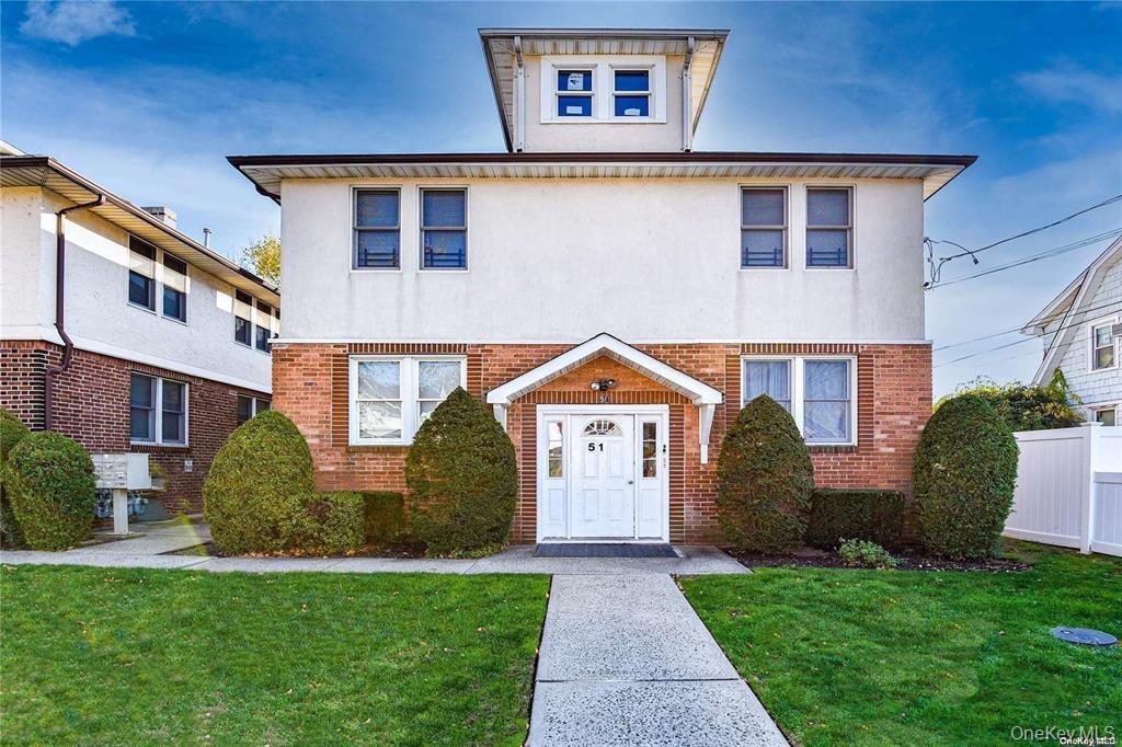 53 Thorman Avenue # 2L, Hicksville, NY 11801