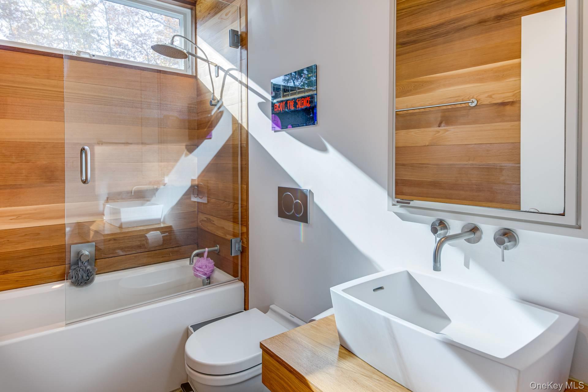 8 Windward, East Hampton, NY 11937