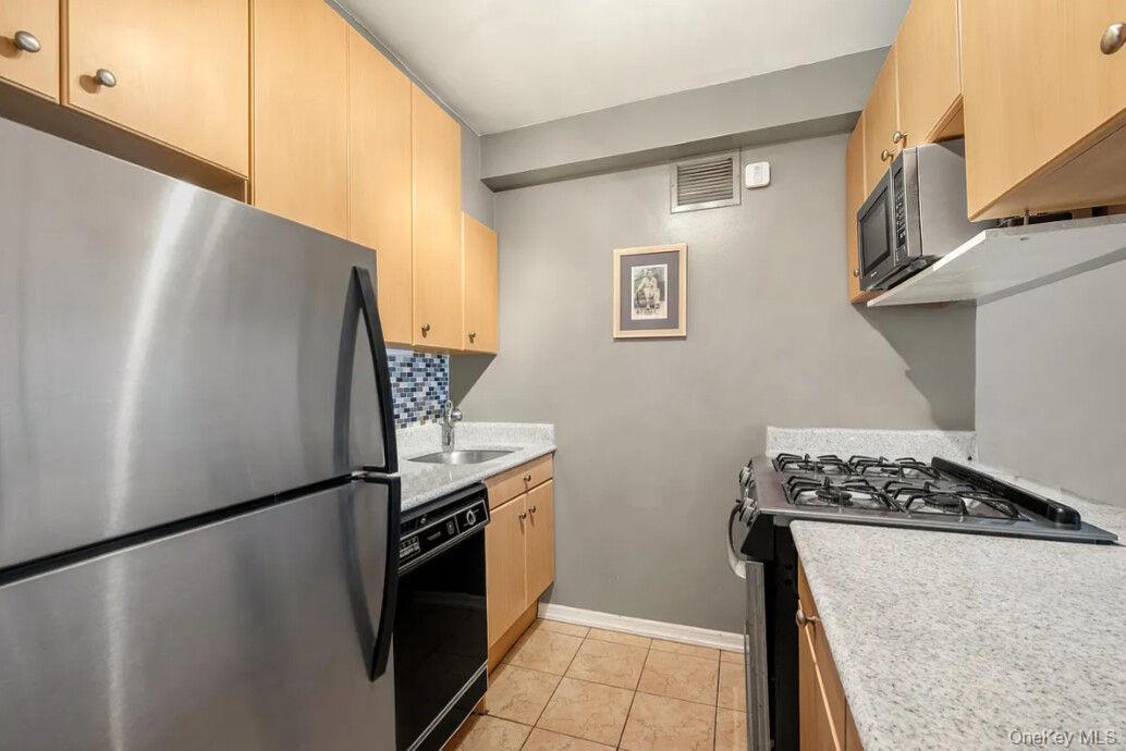 280 RECTOR Place # 8A, New York (Manhattan), NY 10280