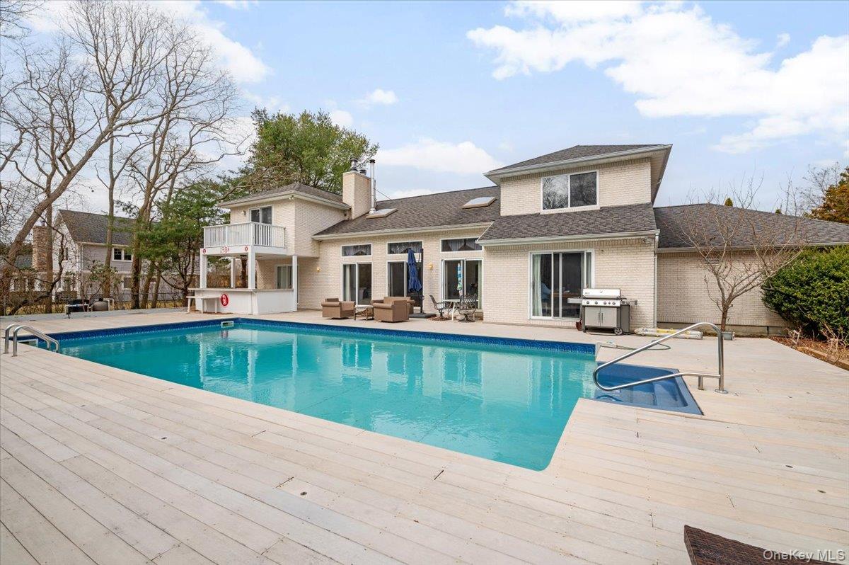 24 Wisteria Drive, Remsenburg, NY 11960