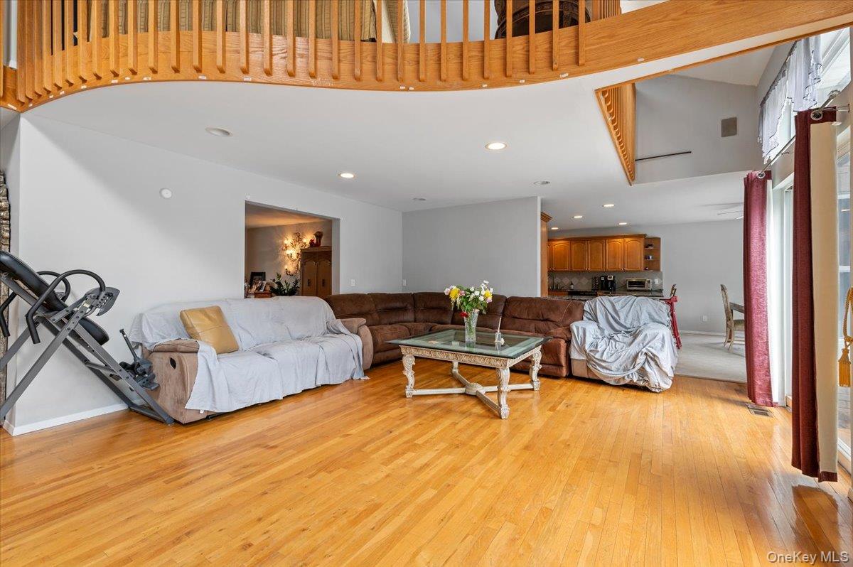 24 Wisteria Drive, Remsenburg, NY 11960