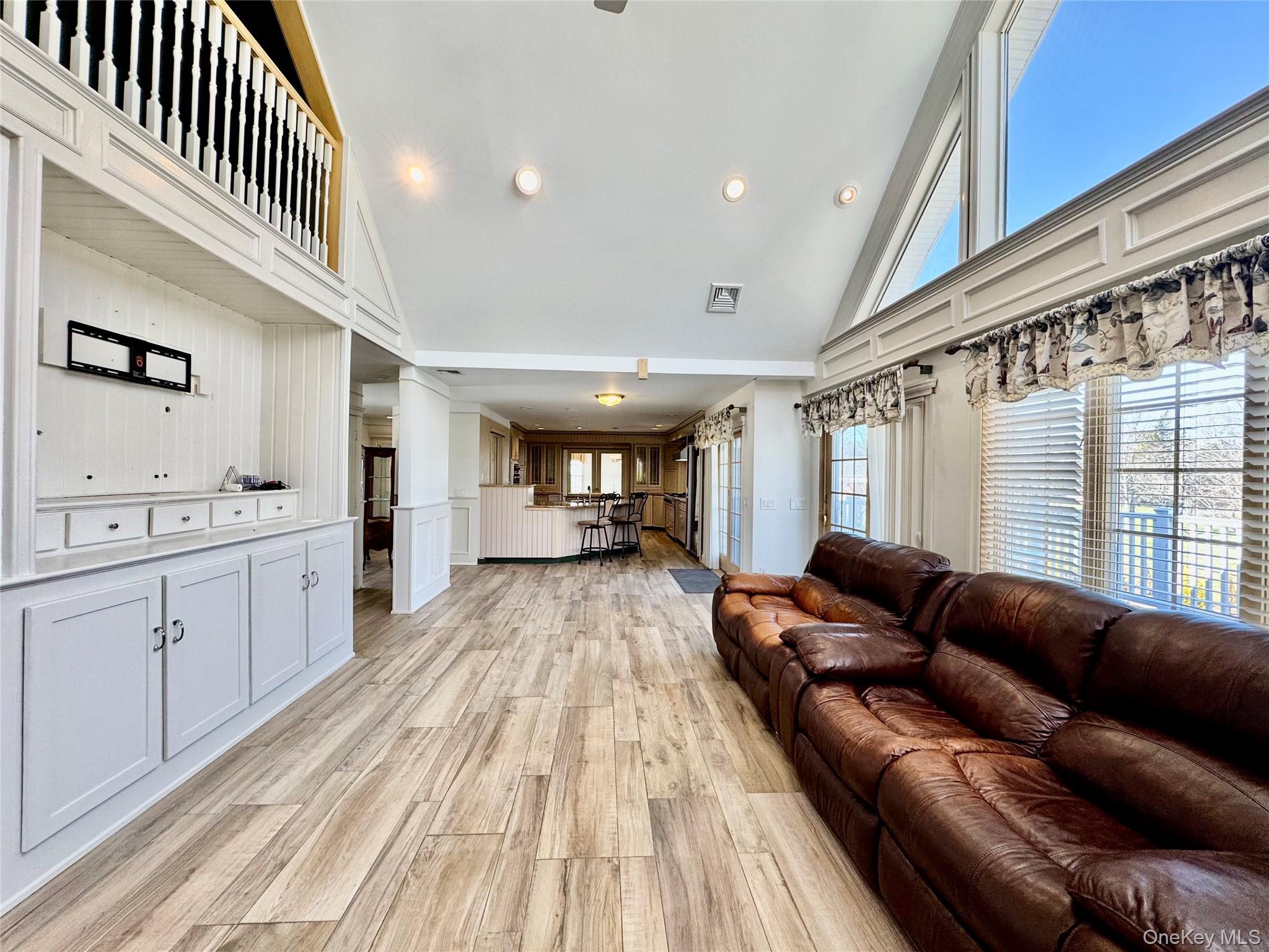 886 Sound Shore Road, Jamesport, NY 11901