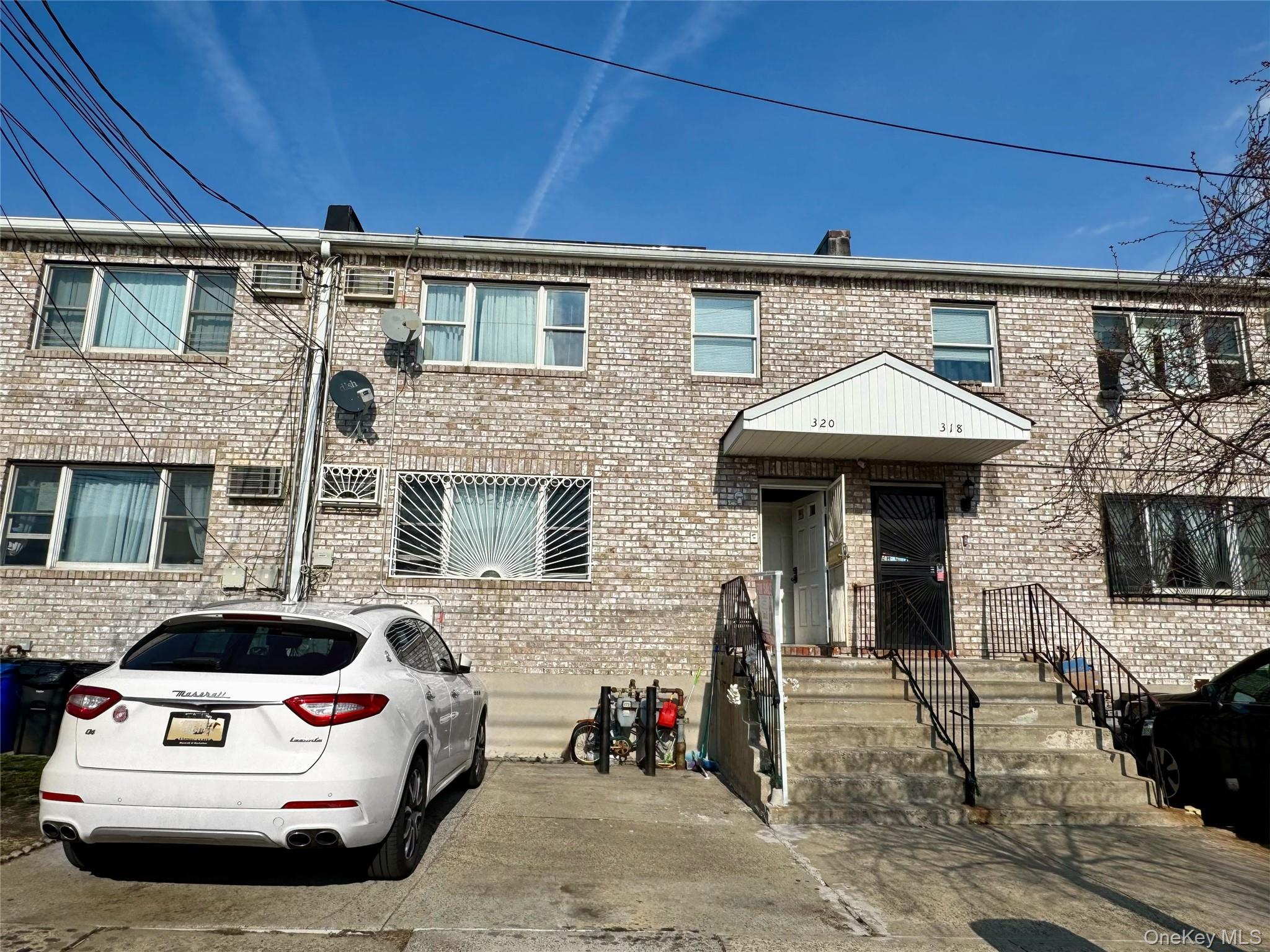 320 Huntington Avenue, Bronx, NY 10465