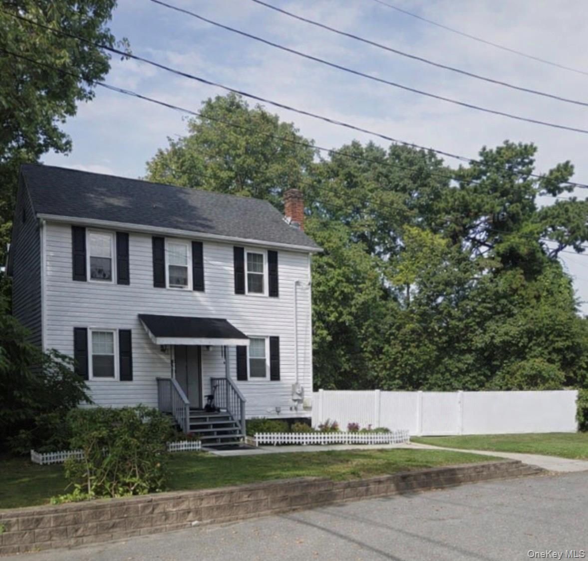 589 Acorn Street, Deer Park, NY 11729