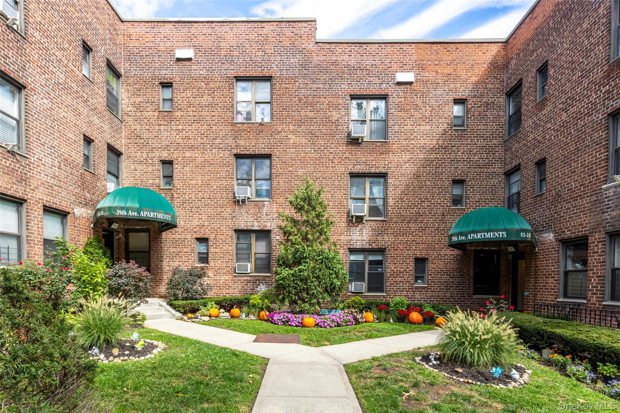 5225 39th Road # 2C, Woodside, NY 11377