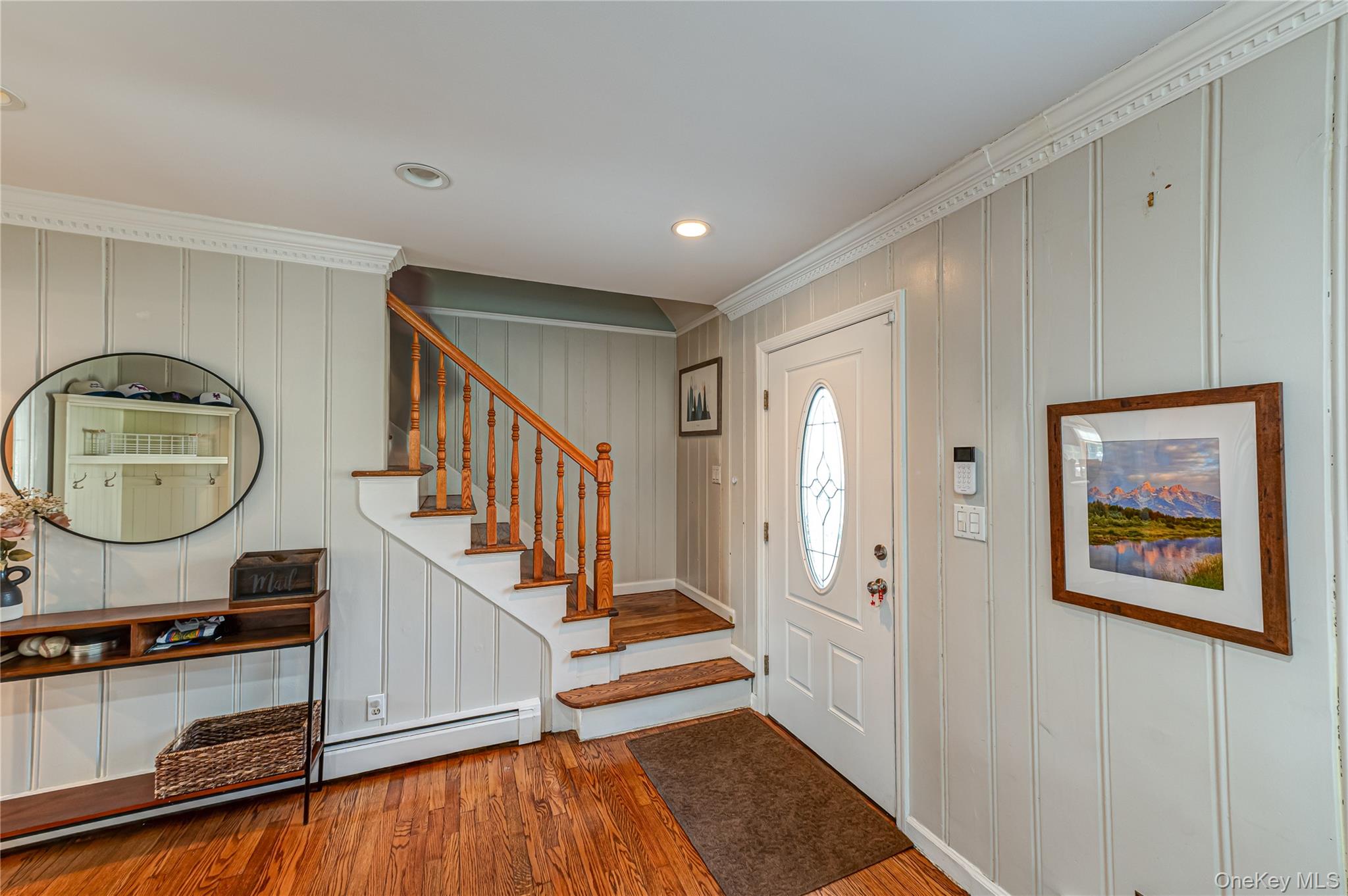 28 Clifford Court, Malverne, NY 11565