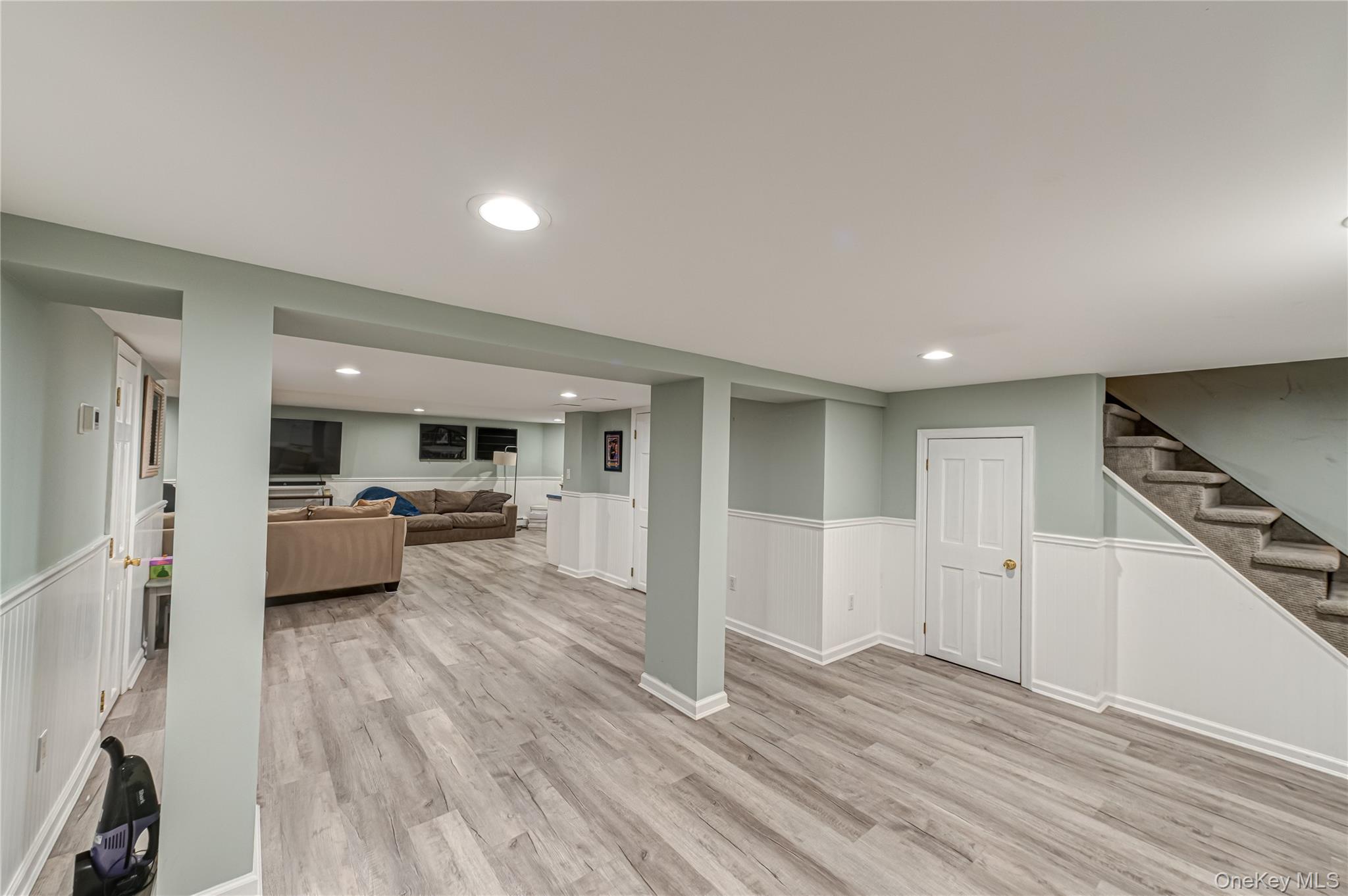 28 Clifford Court, Malverne, NY 11565