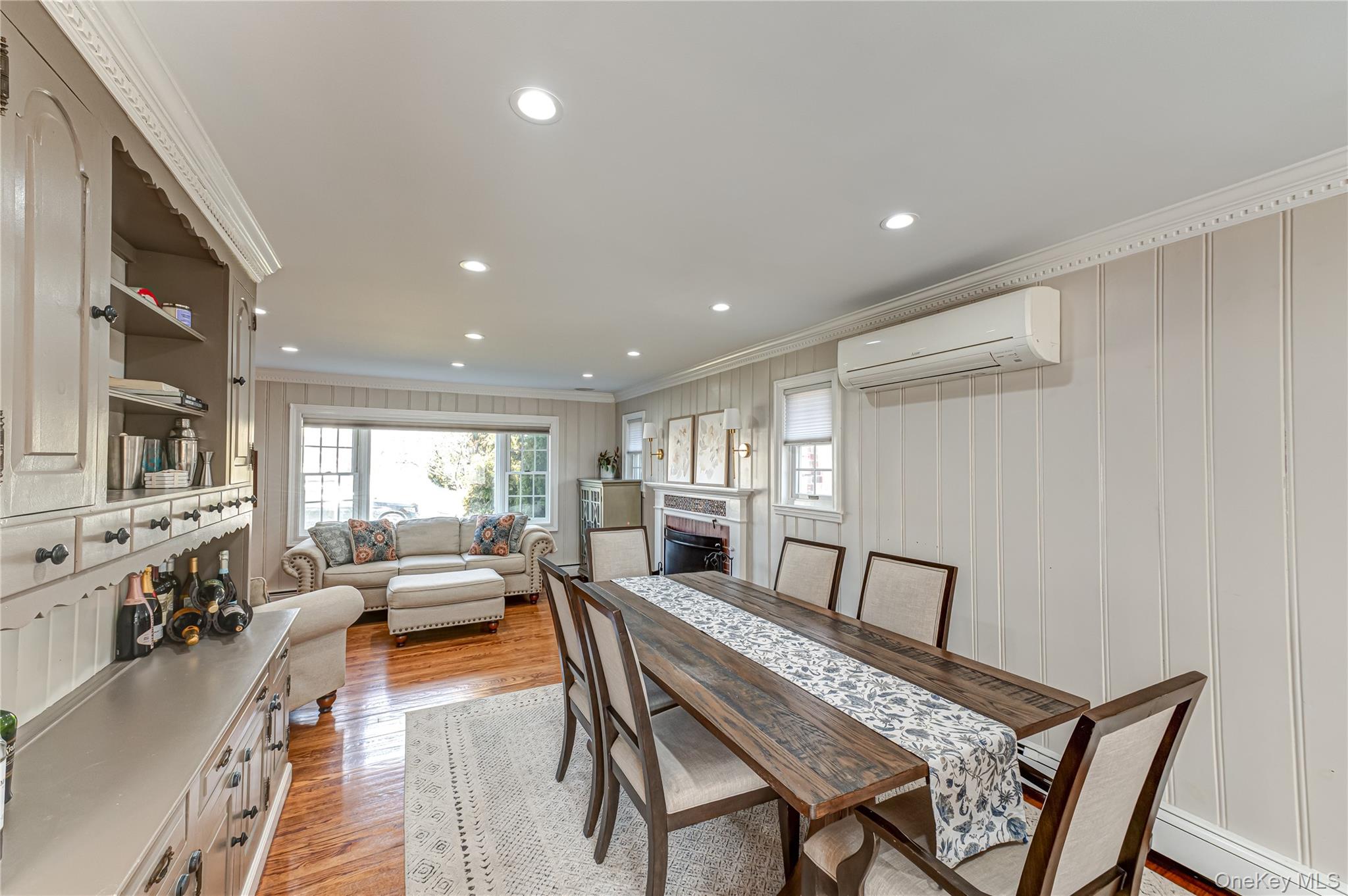 28 Clifford Court, Malverne, NY 11565