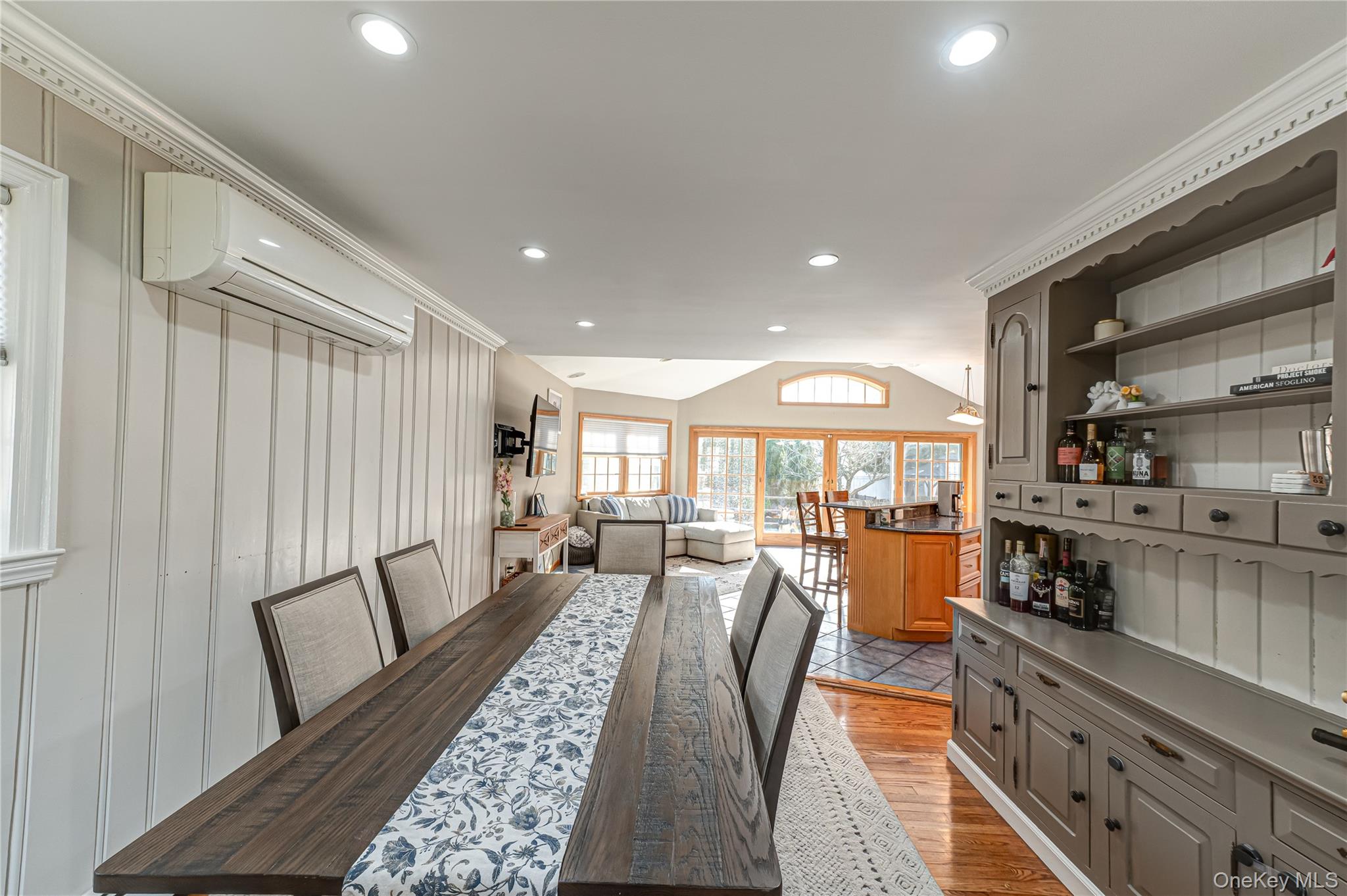 28 Clifford Court, Malverne, NY 11565