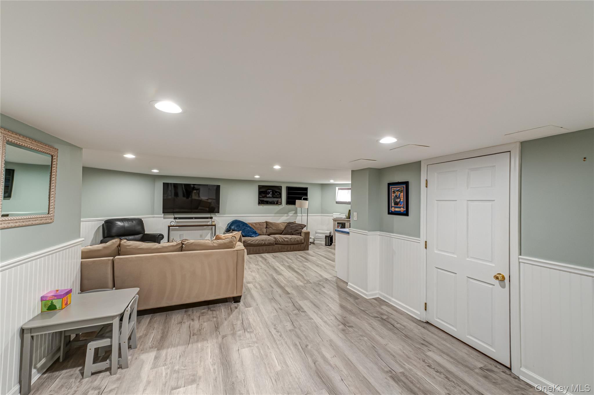 28 Clifford Court, Malverne, NY 11565