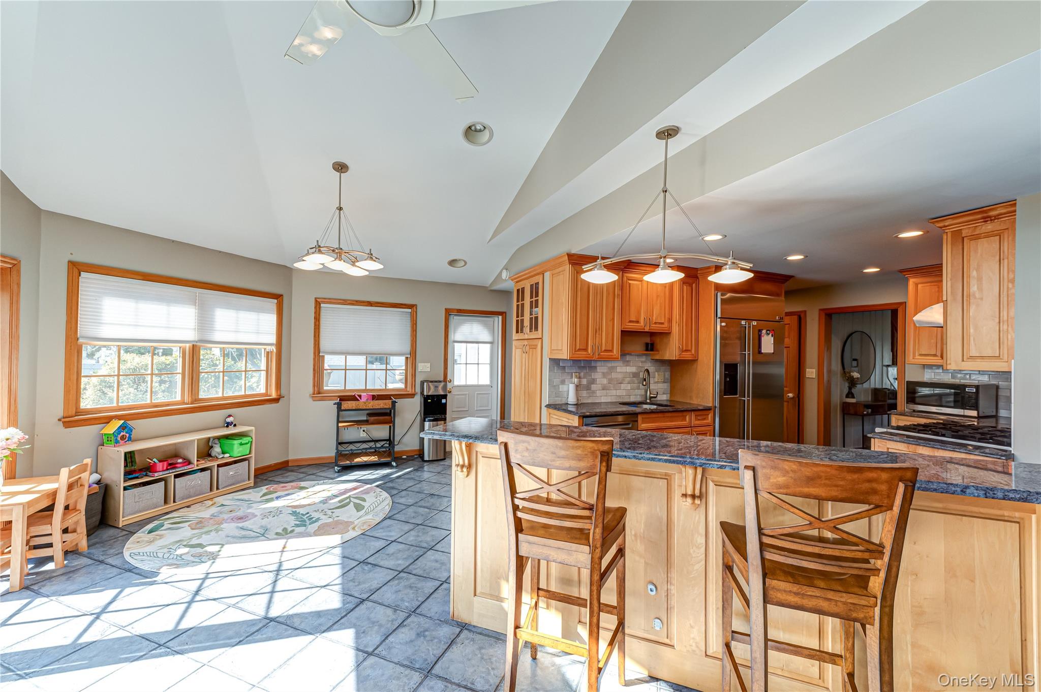 28 Clifford Court, Malverne, NY 11565