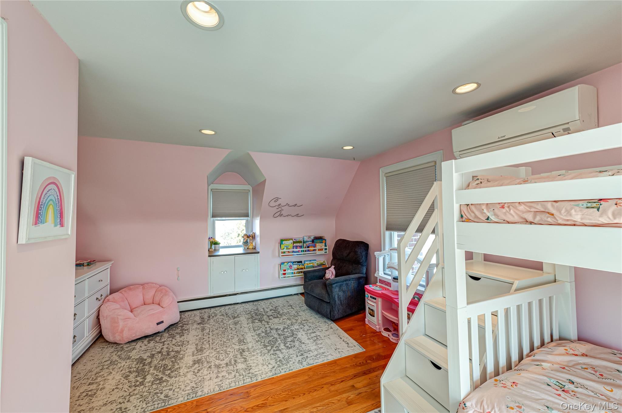 28 Clifford Court, Malverne, NY 11565