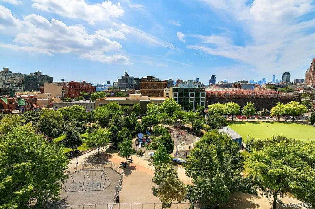 11-35 45TH Avenue # 3H, Queens, NY 11101