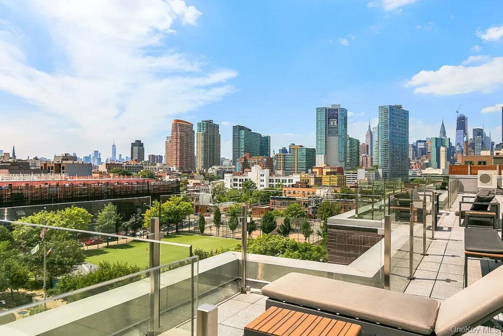 11-35 45TH Avenue # 3H, Queens, NY 11101