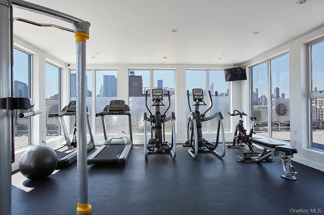 11-35 45TH Avenue # 3H, Queens, NY 11101