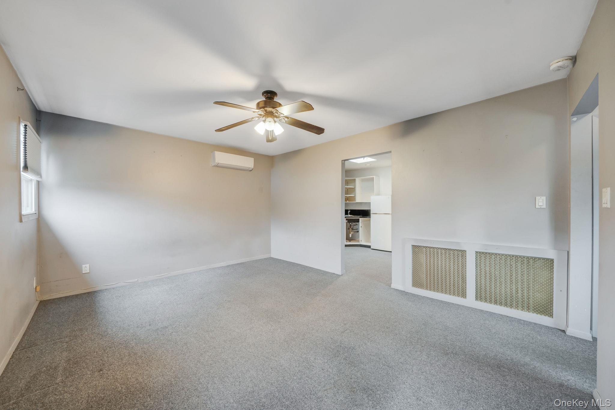 90 Haven Lane, Levittown, NY 11756