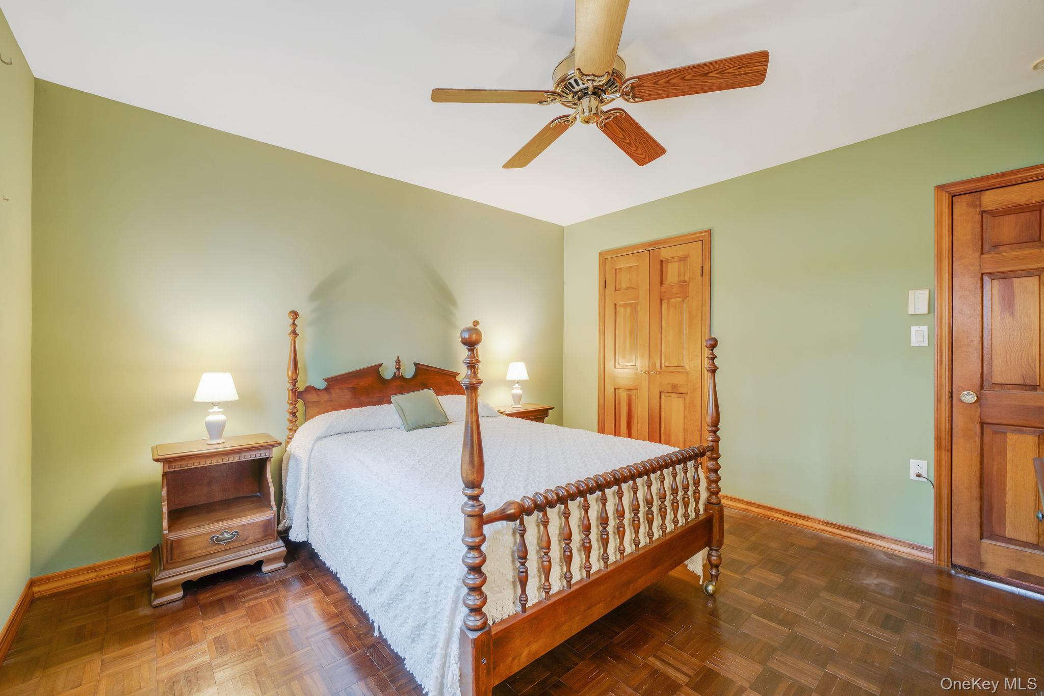 90 Haven Lane, Levittown, NY 11756