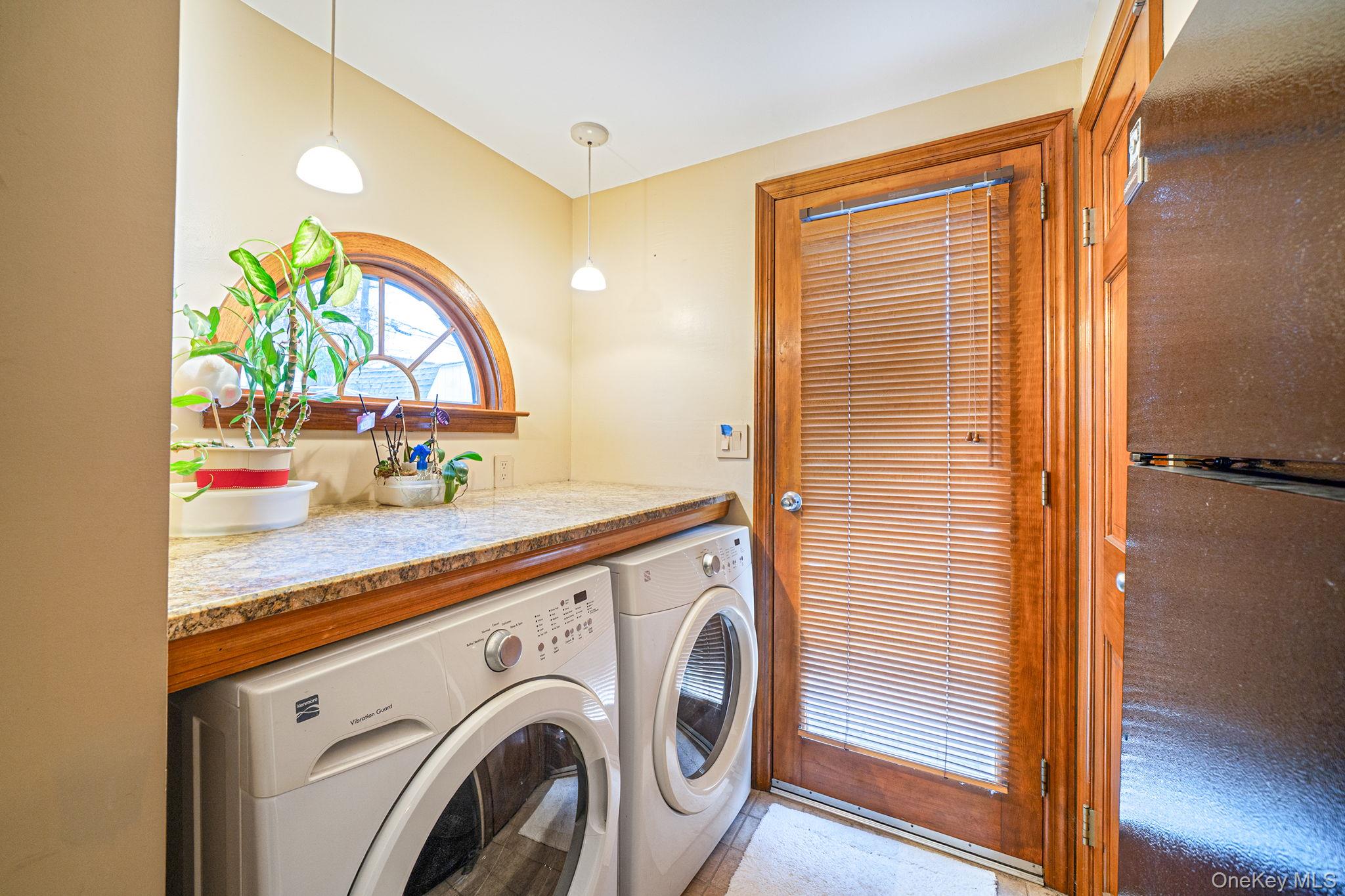 90 Haven Lane, Levittown, NY 11756