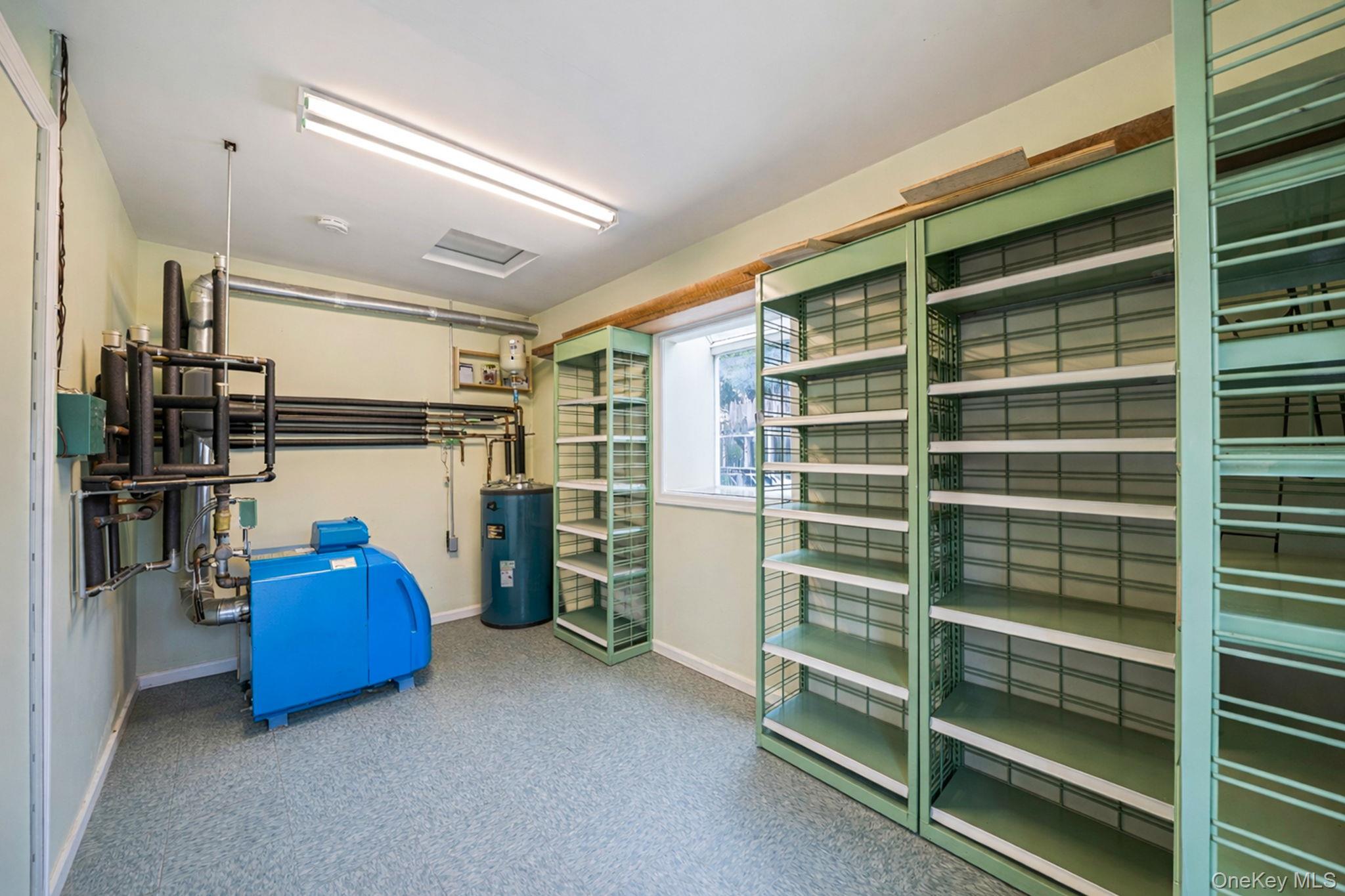 90 Haven Lane, Levittown, NY 11756