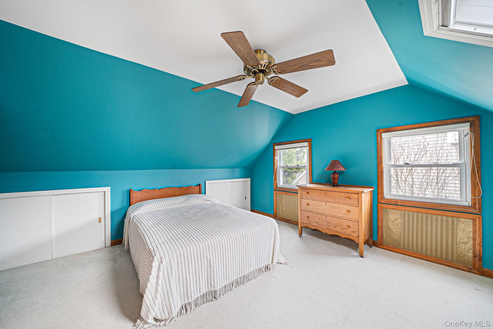 90 Haven Lane, Levittown, NY 11756