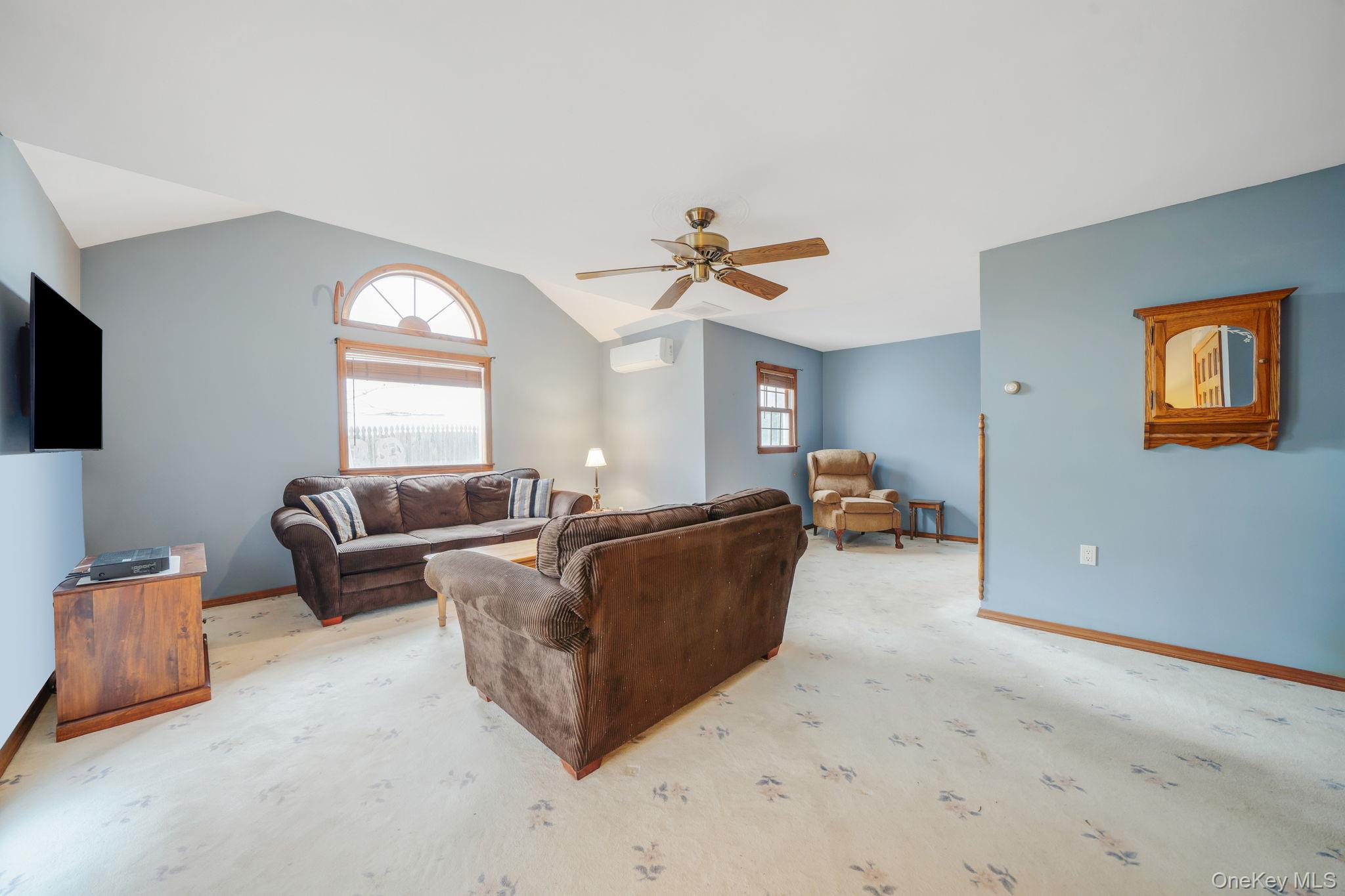 90 Haven Lane, Levittown, NY 11756