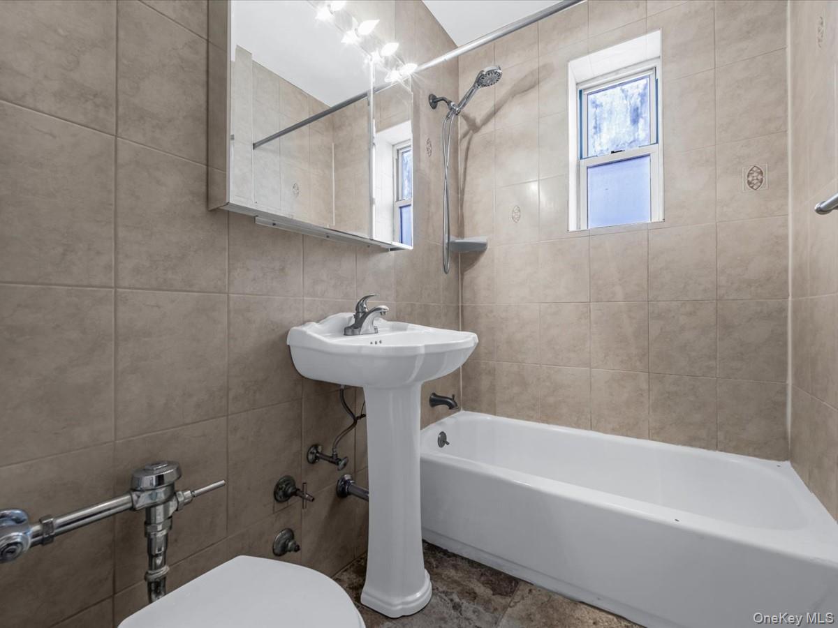 56-07 31st # 6A, Woodside, NY 11377