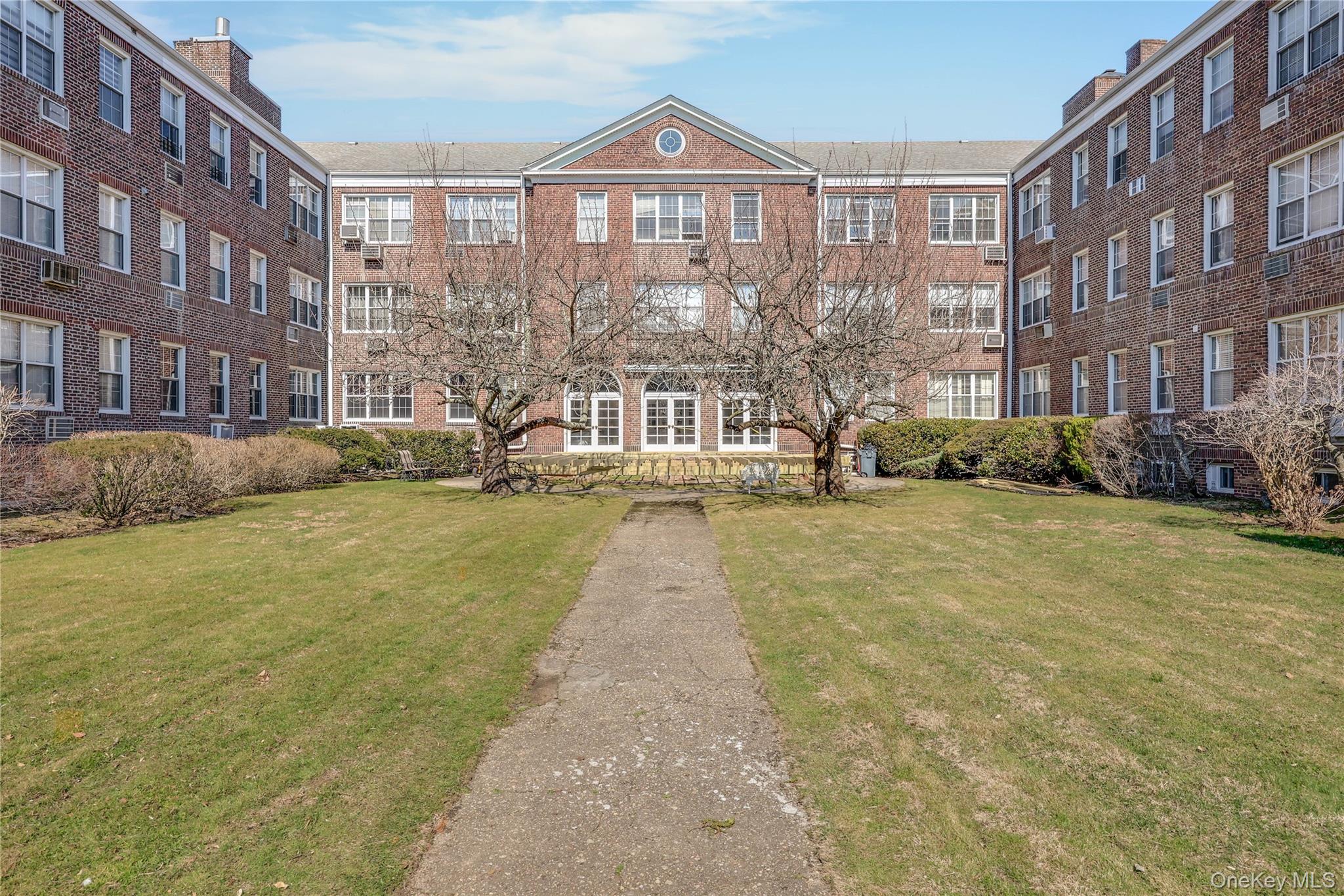 819 Broadway # 1-G, Woodmere, NY 11598