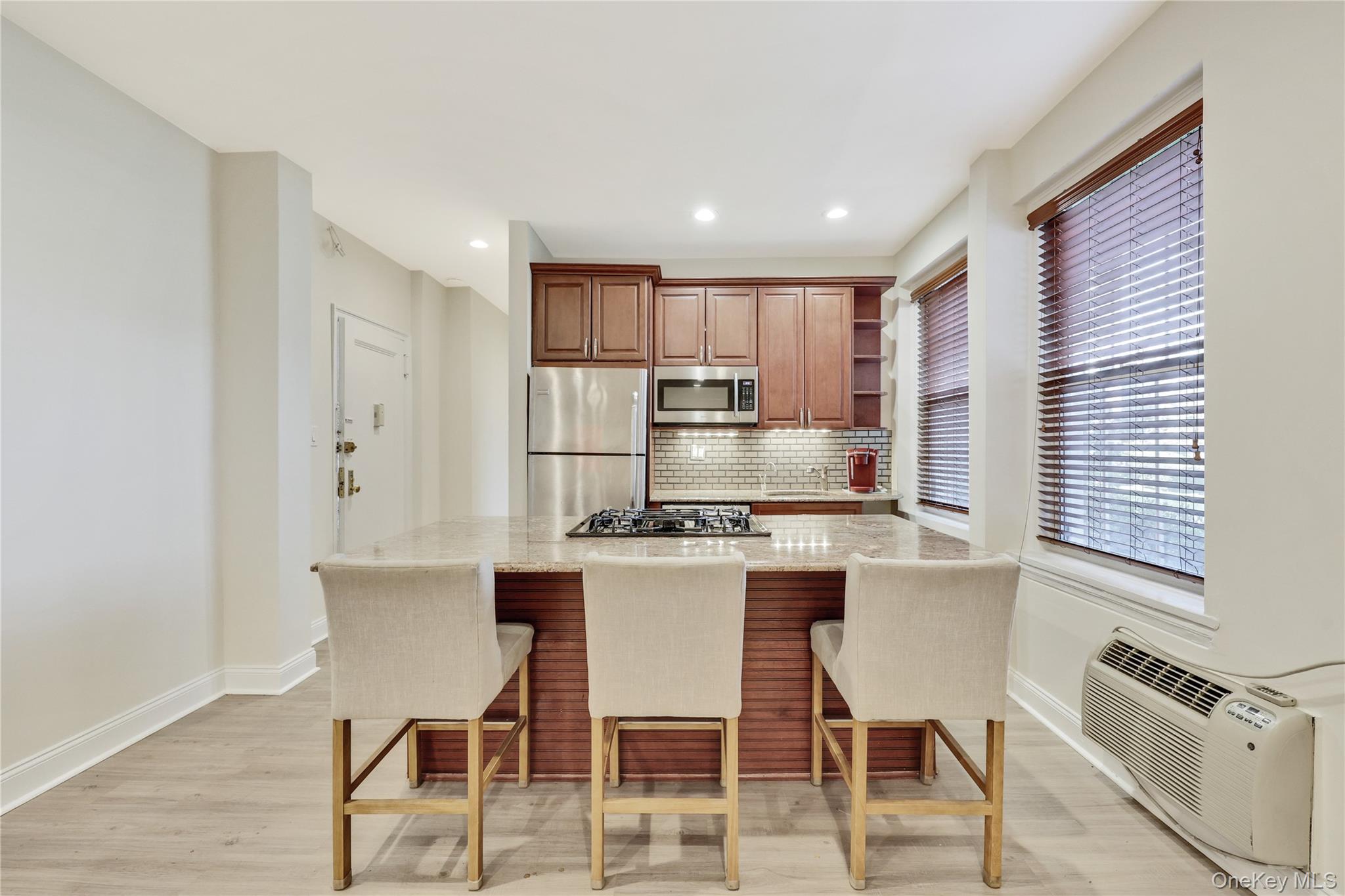 819 Broadway # 1-G, Woodmere, NY 11598