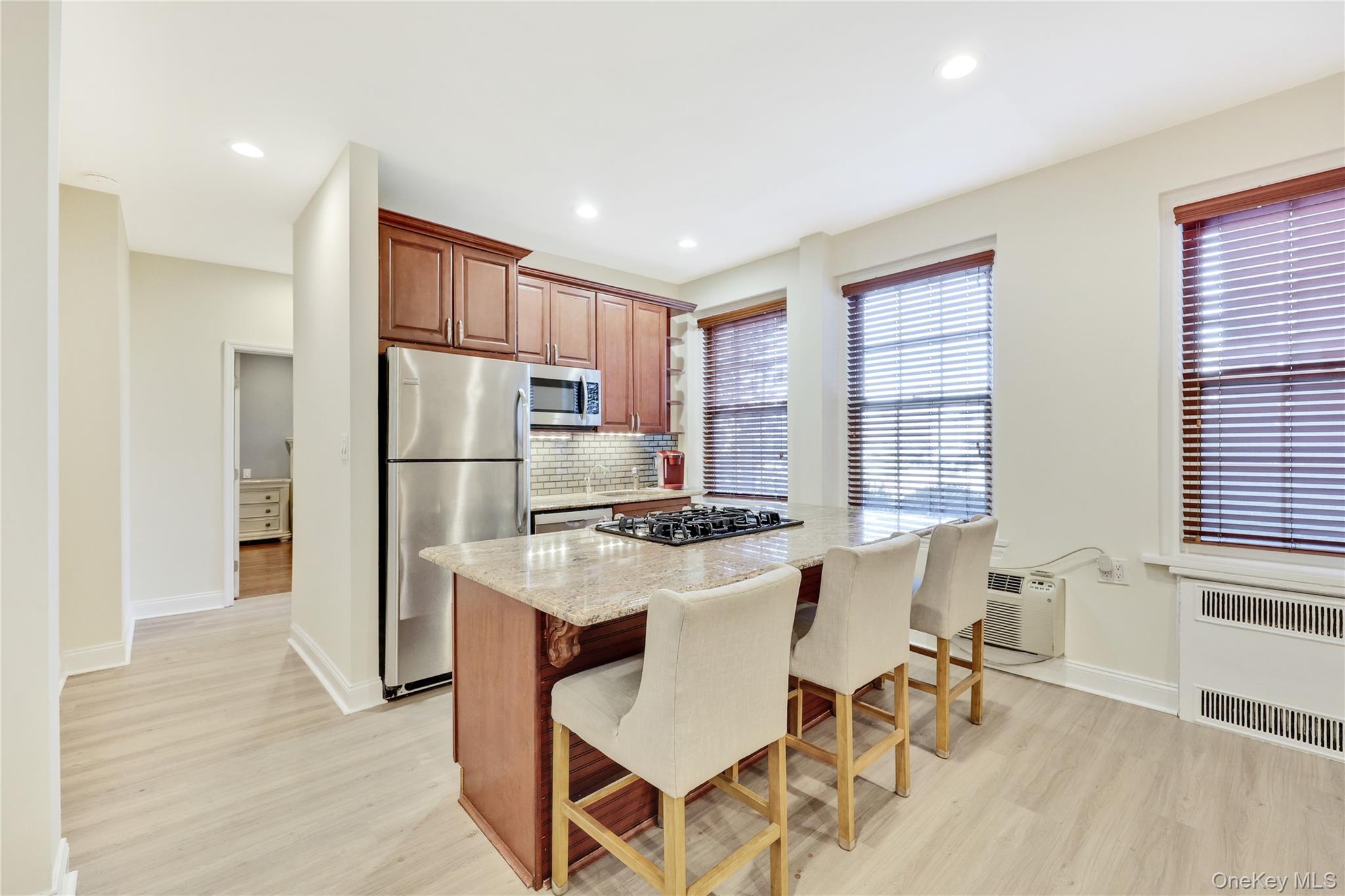 819 Broadway # 1-G, Woodmere, NY 11598