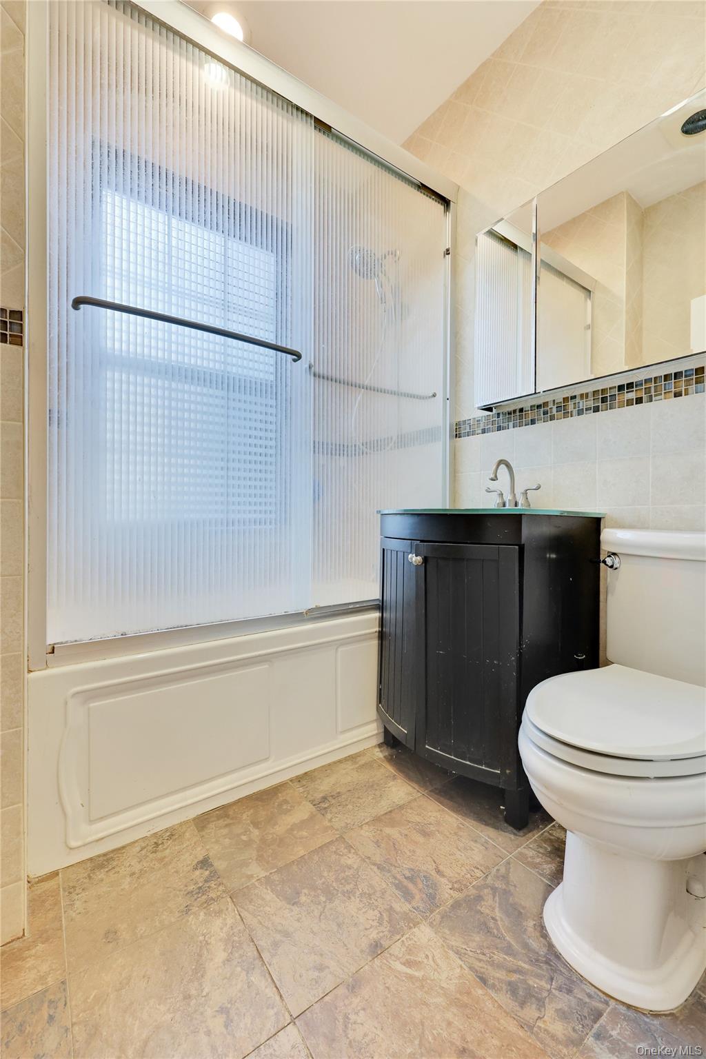 819 Broadway # 1-G, Woodmere, NY 11598