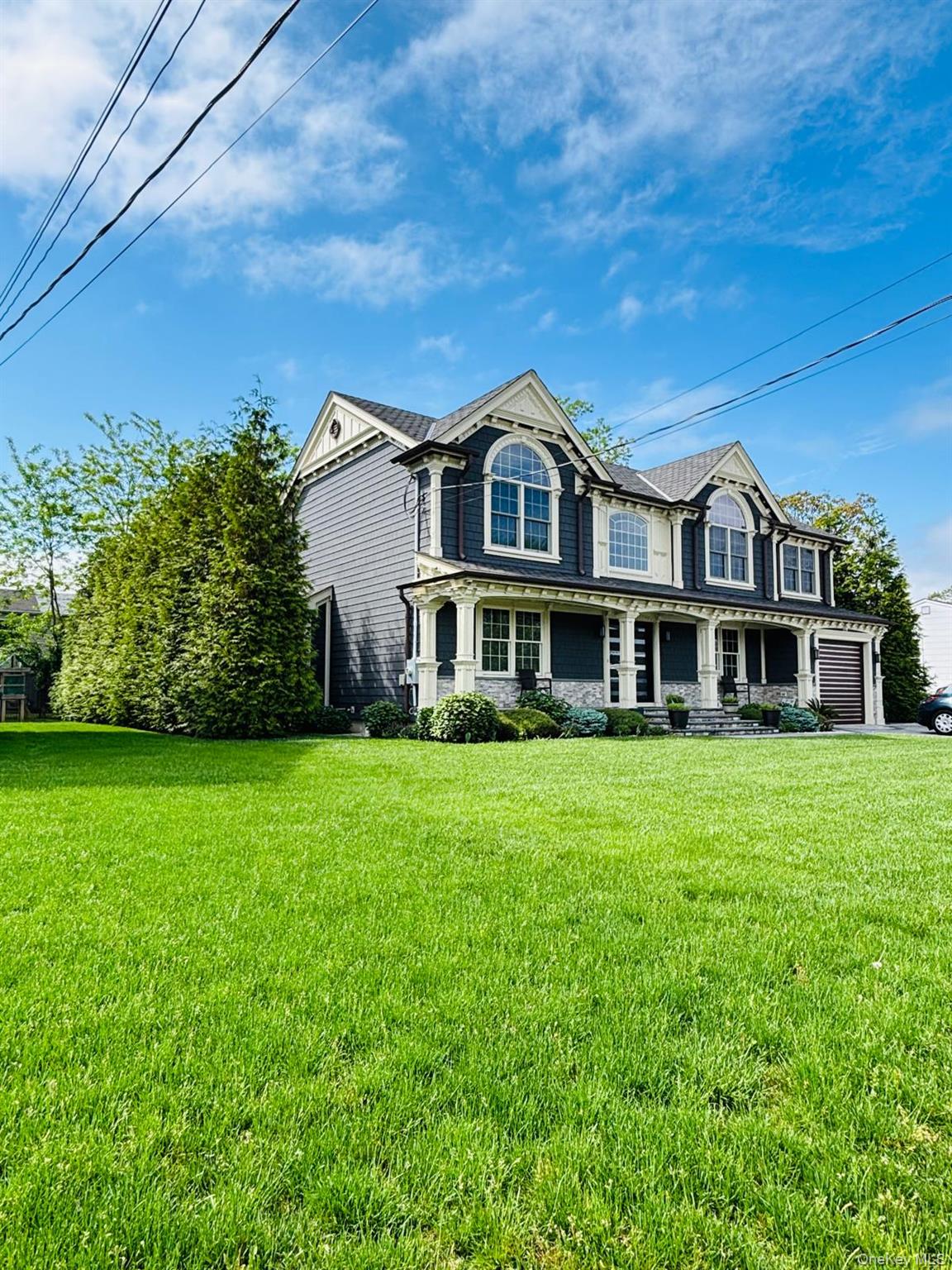 123 Columbus Boulevard, Amityville, NY 11701