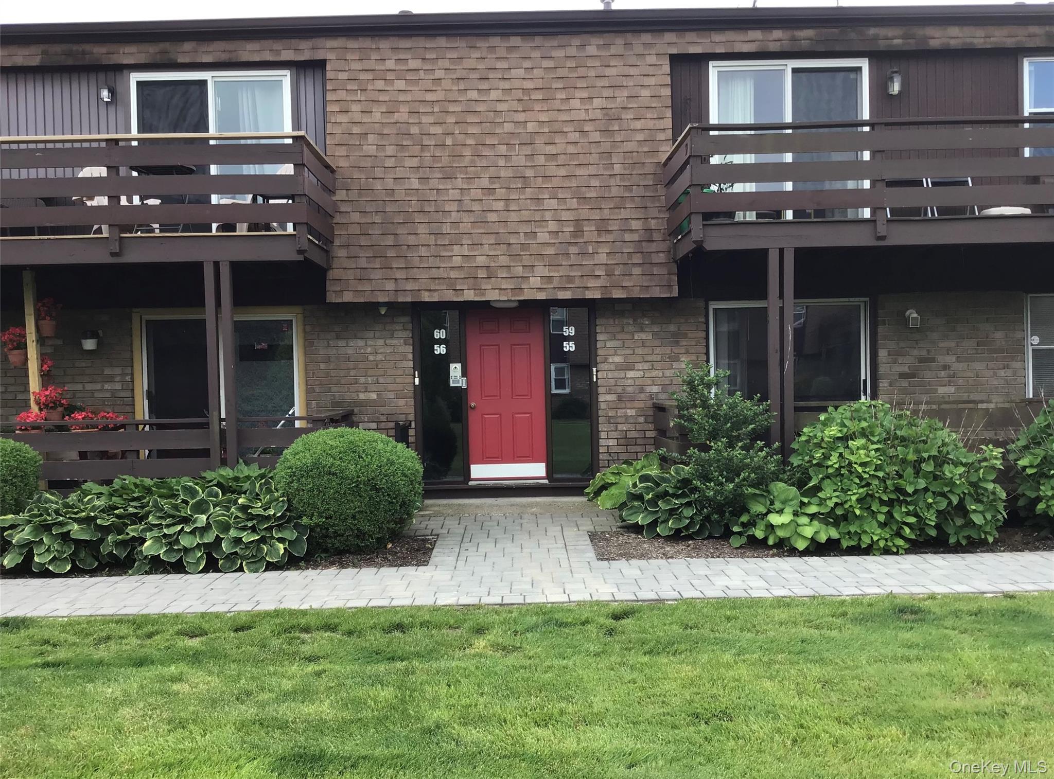 56 New Holland Village # 56, Nanuet, NY 10954
