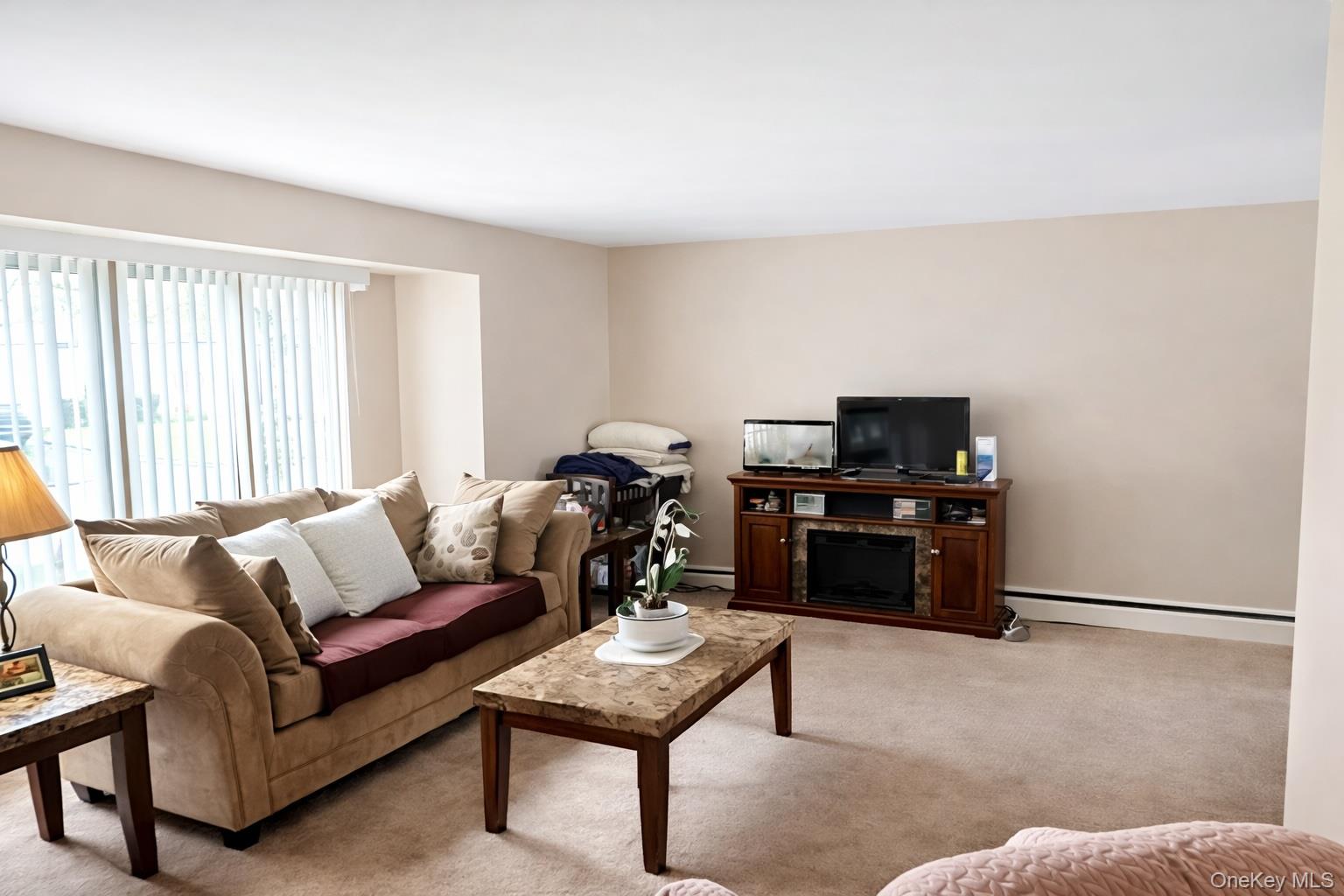 10 Wisteria Way, Commack, NY 11725