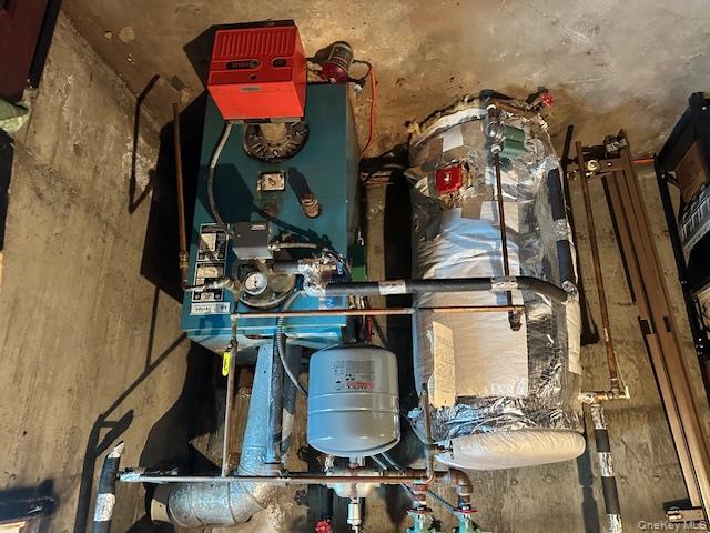 10 Wisteria Way, Commack, NY 11725