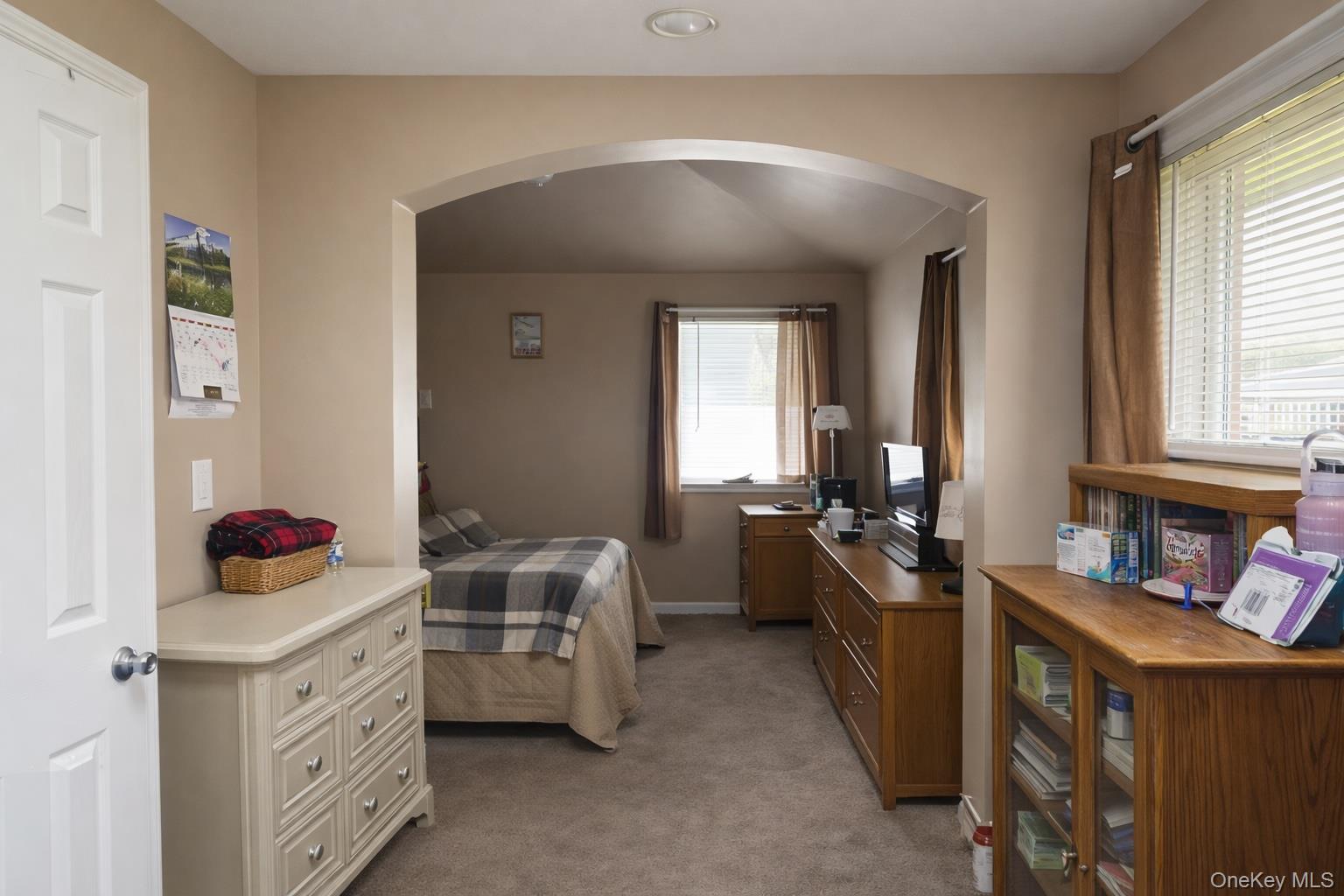 10 Wisteria Way, Commack, NY 11725