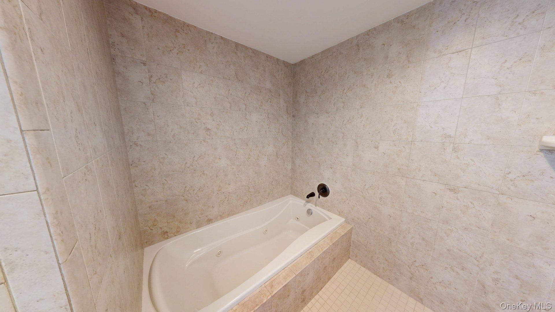 1109 Round Pointe Drive # 1109, Haverstraw, NY 10927