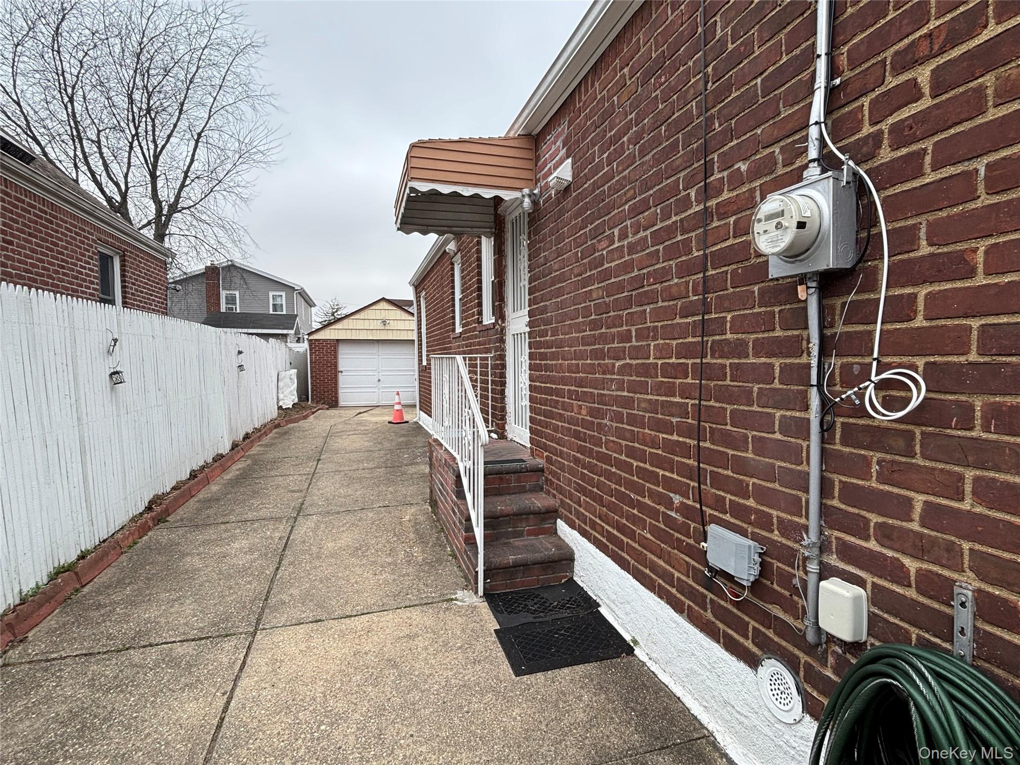 7 Catherine Court, Elmont, NY 11003