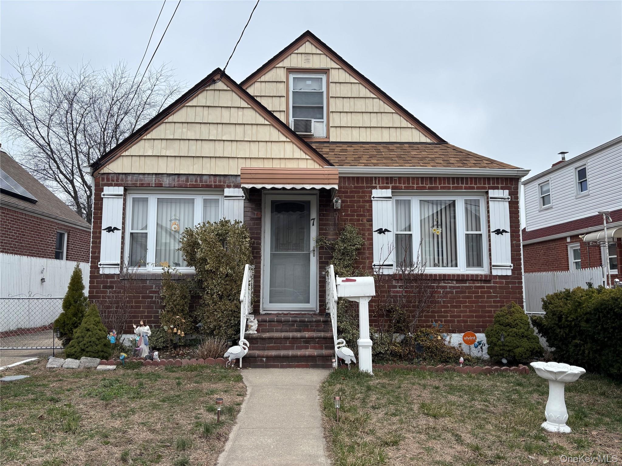 7 Catherine Court, Elmont, NY 11003