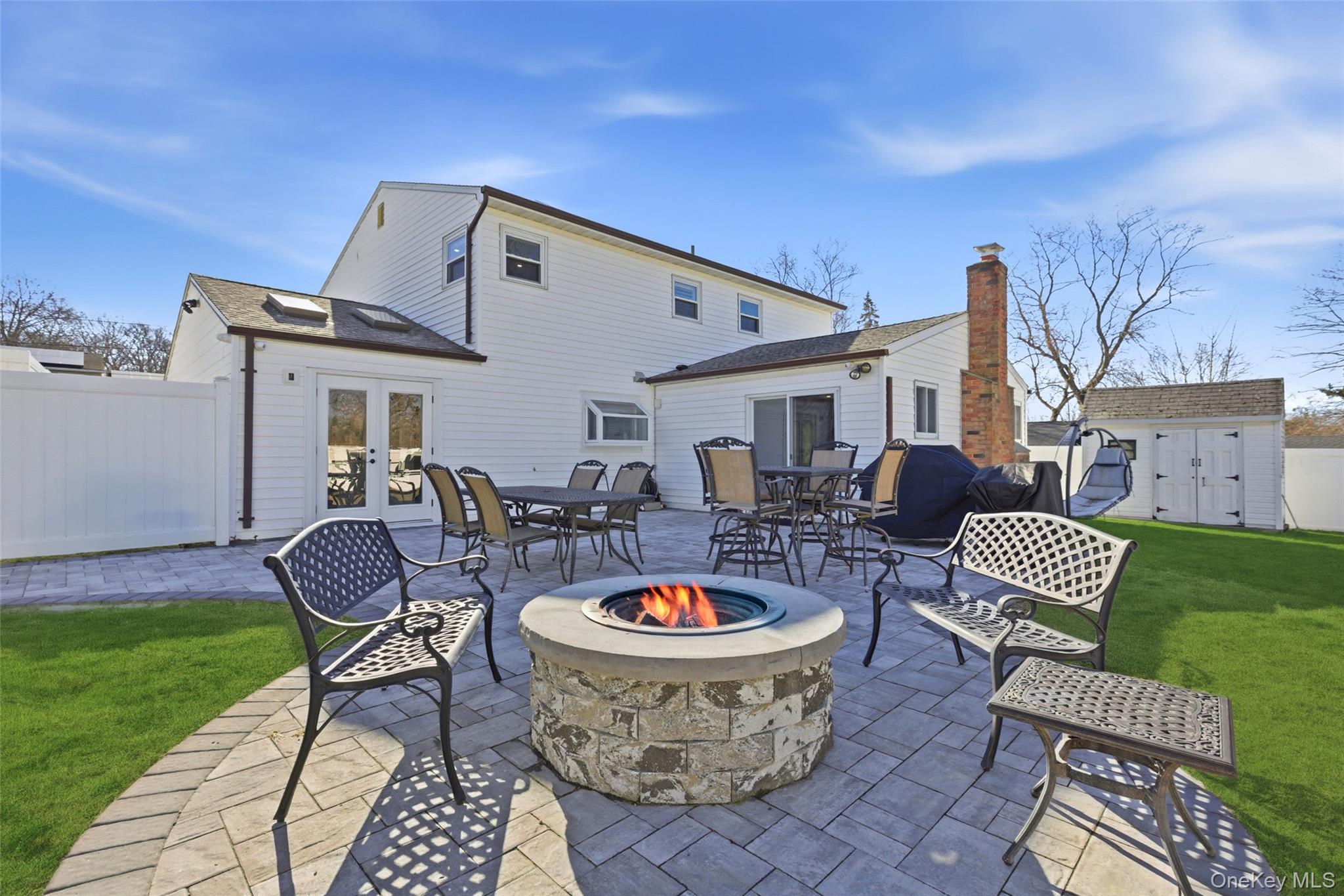 10 Weldon Lane, Farmingville, NY 11738