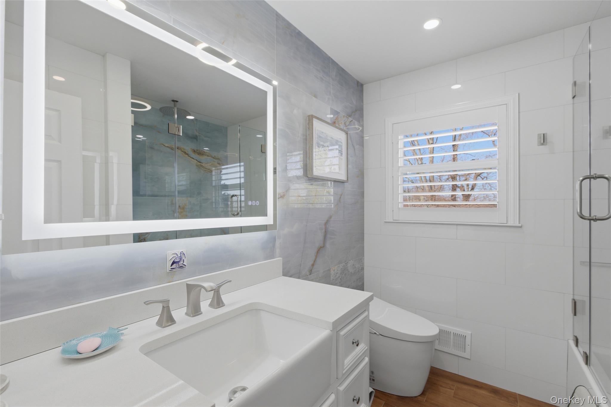 10 Weldon Lane, Farmingville, NY 11738