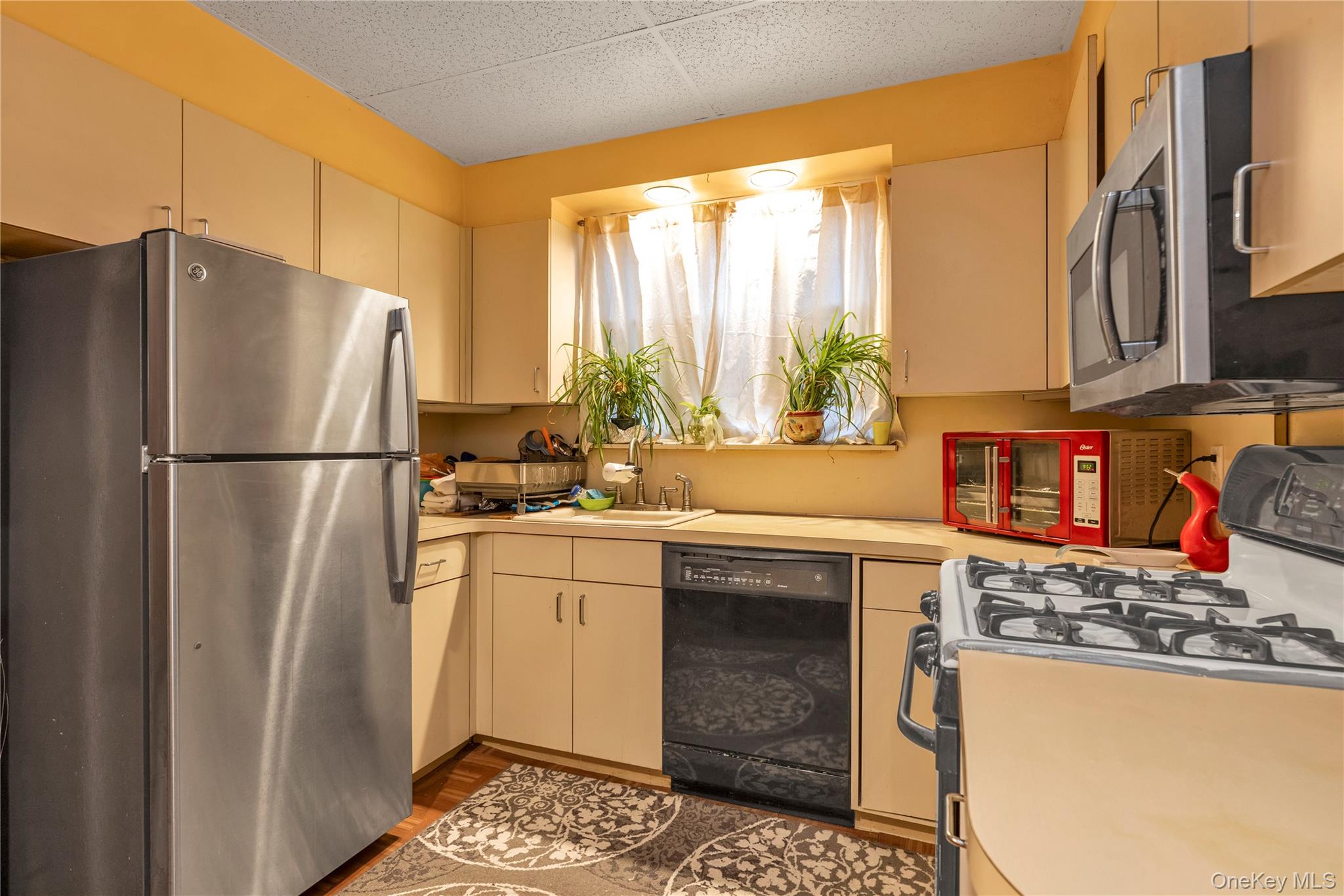 69 Forest Avenue, Valley Stream, NY 11581