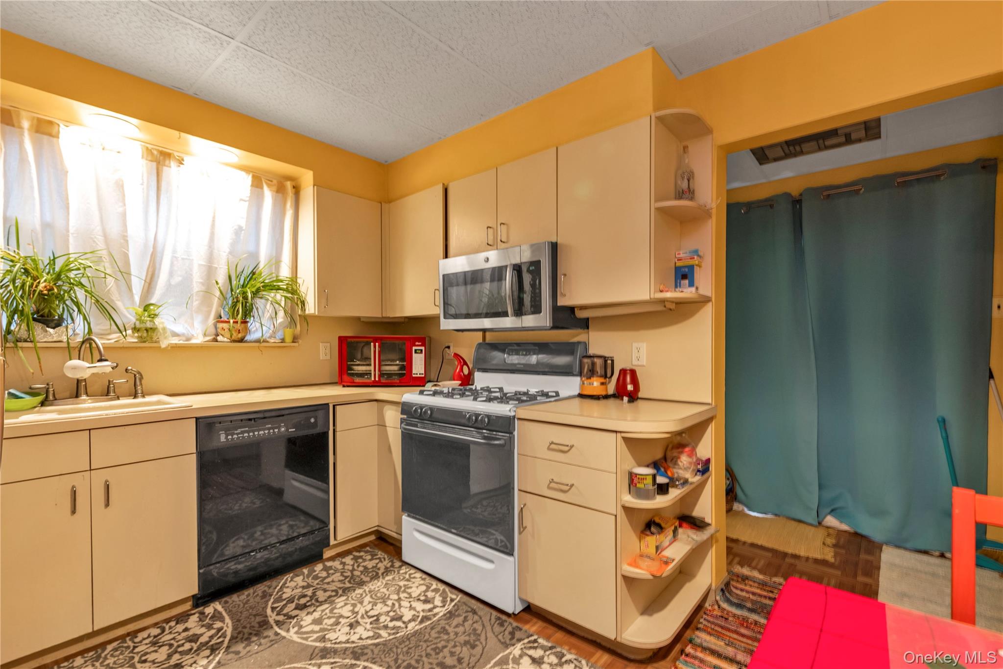 69 Forest Avenue, Valley Stream, NY 11581